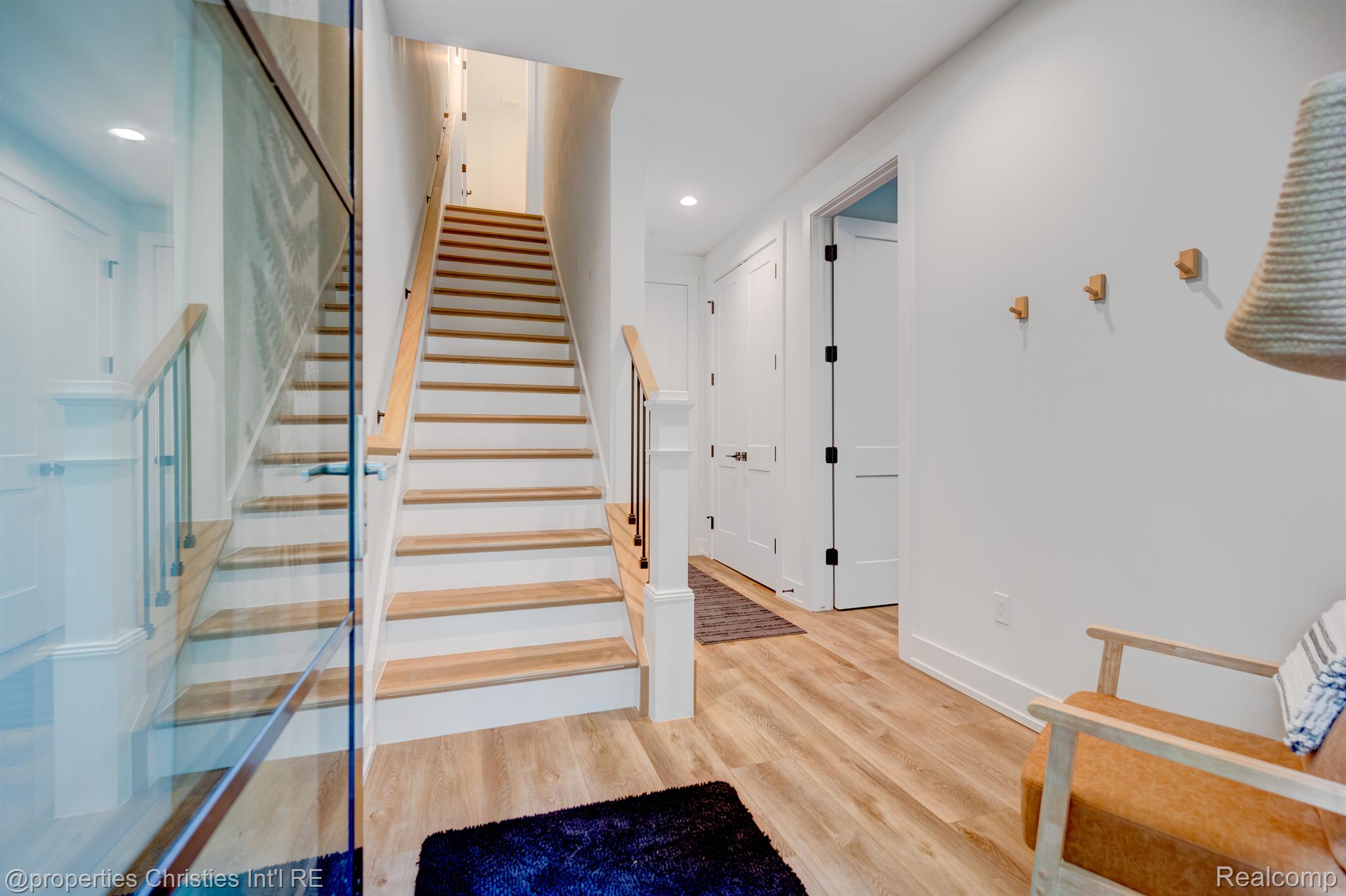 108 N CENTER Cove