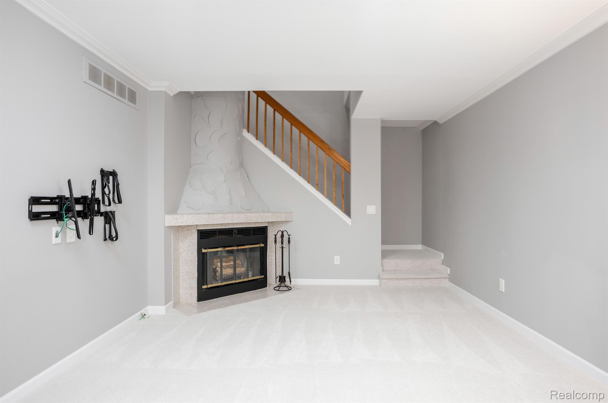 22213 PONDVIEW 26