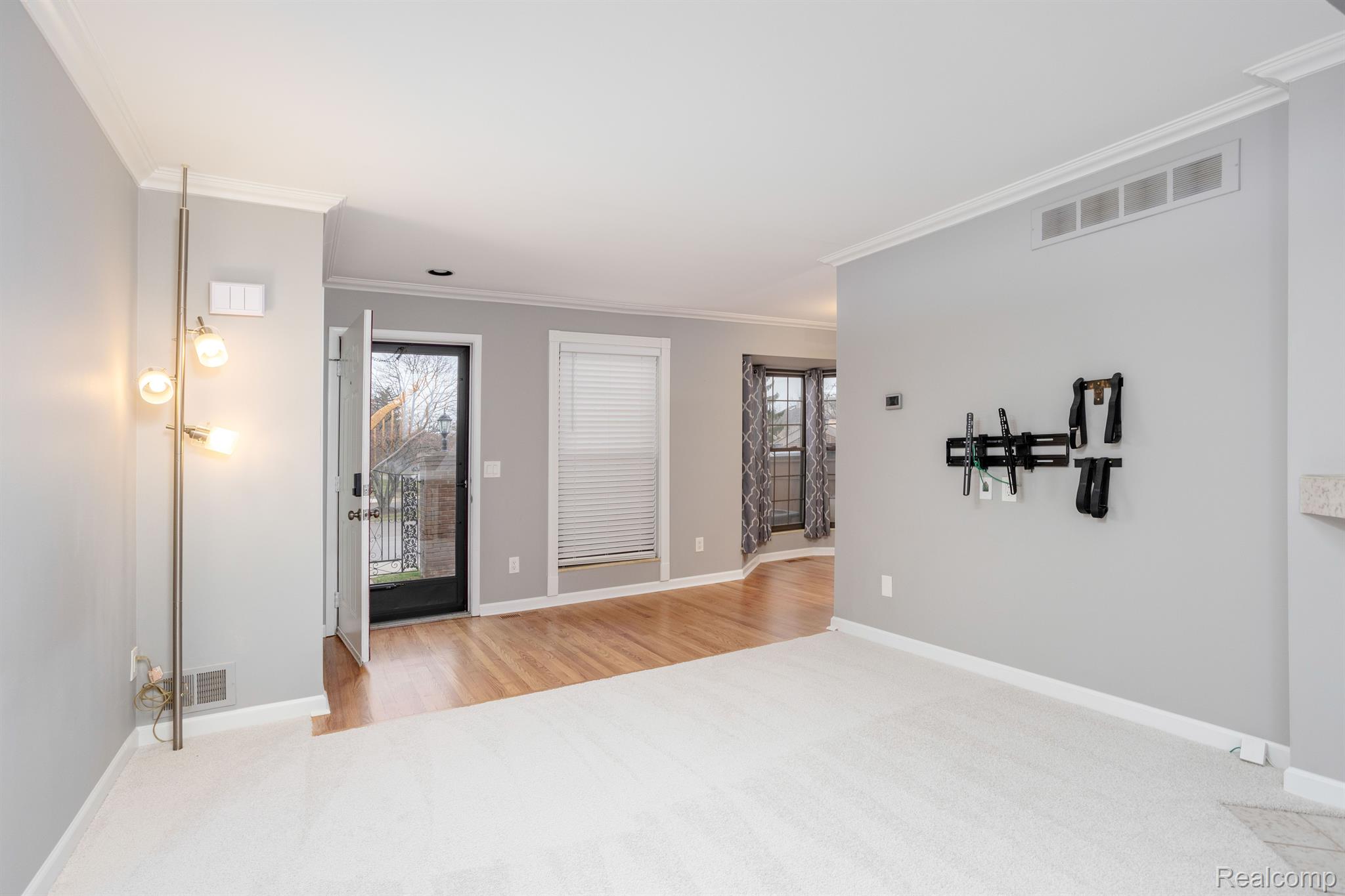 22213 PONDVIEW 26