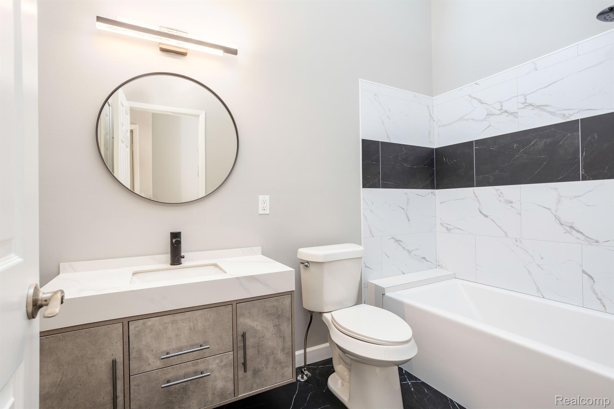 22213 PONDVIEW 26