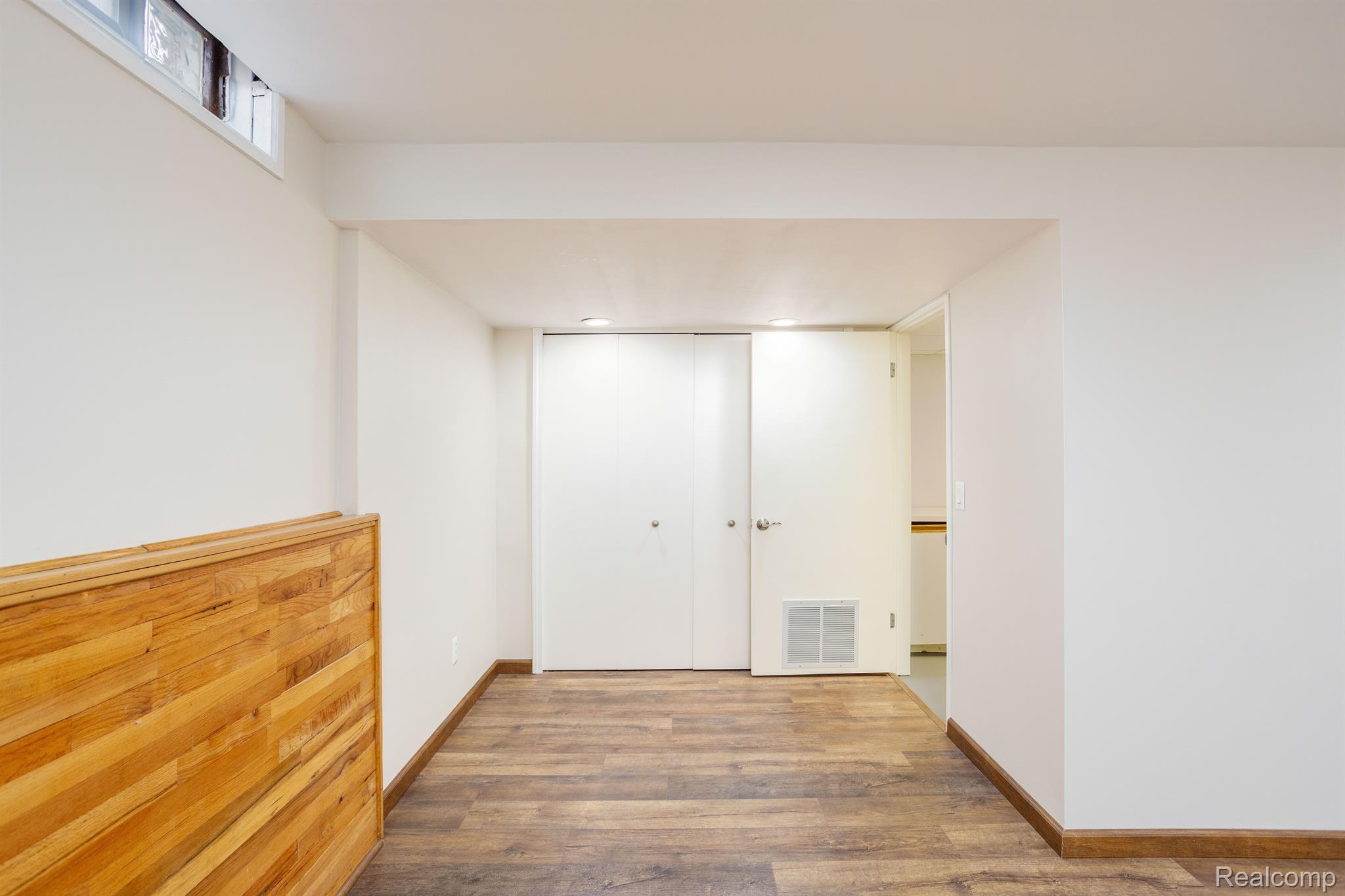 22213 PONDVIEW 26
