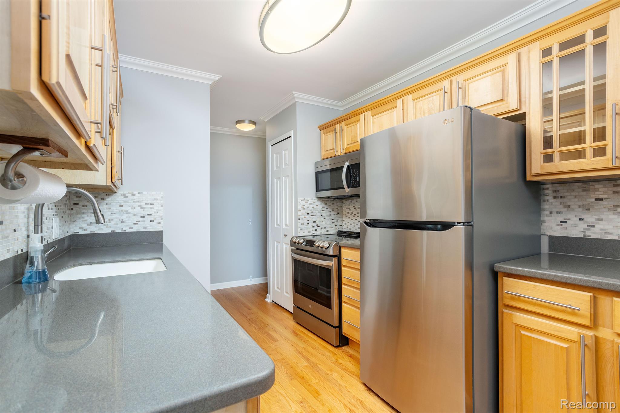 22213 PONDVIEW 26