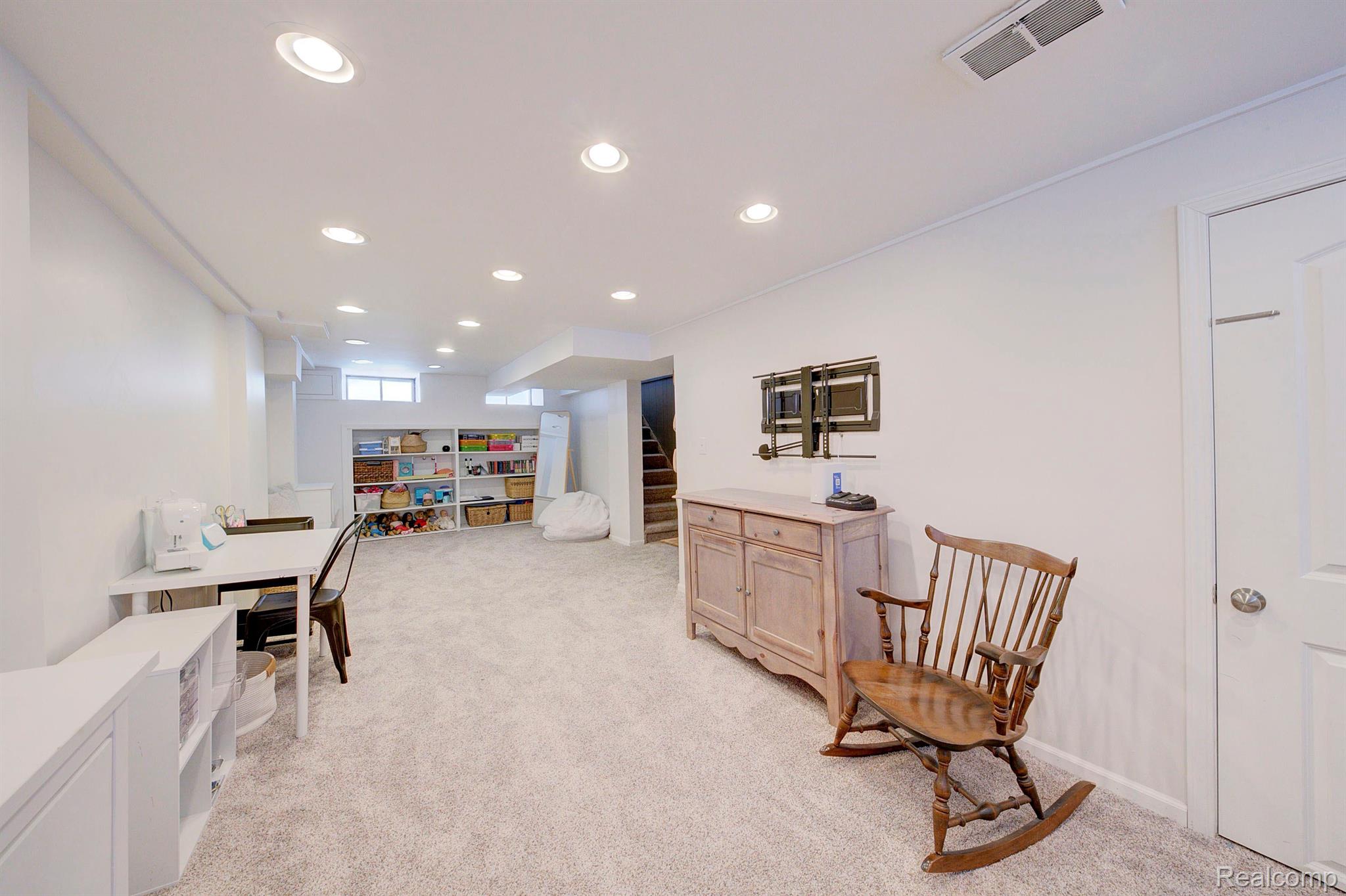 551 ARTHUR Street