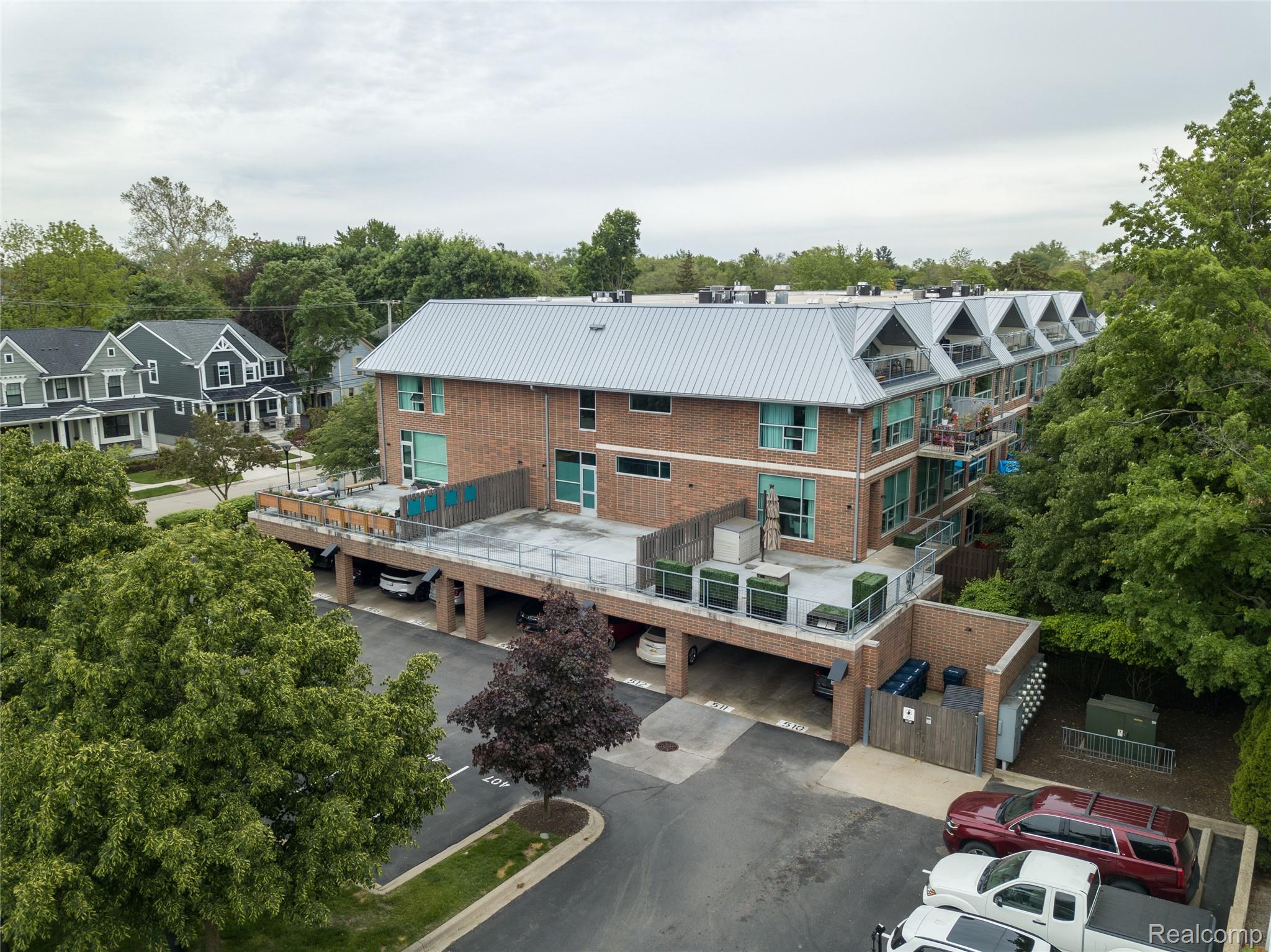 300 Hamilton Street 203