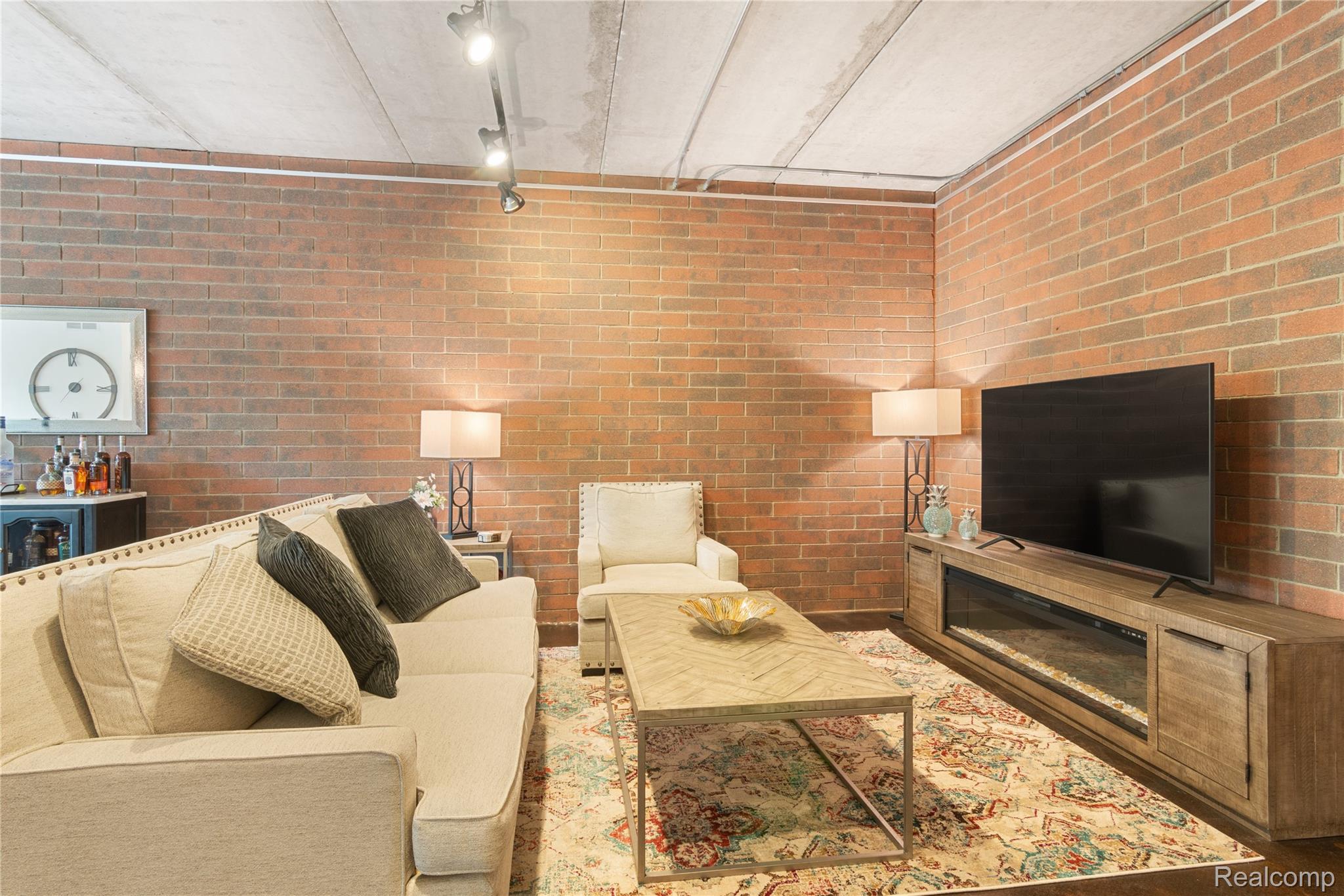 300 Hamilton Street 203