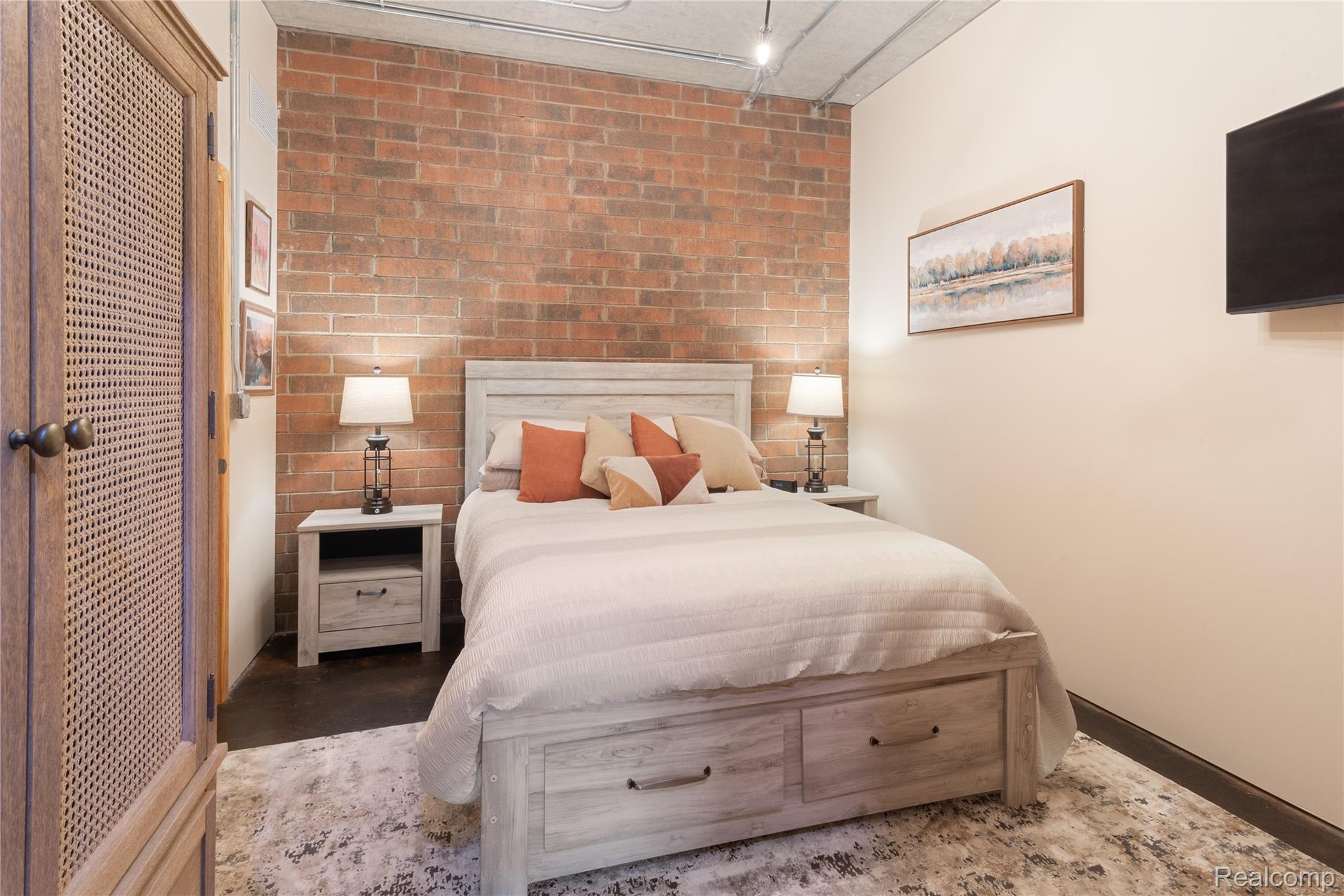 300 Hamilton Street 203