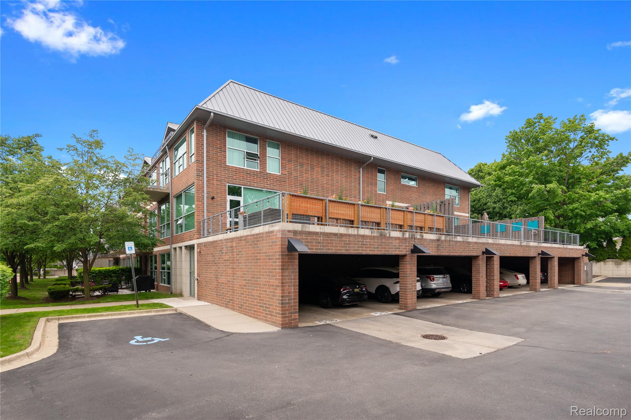 300 Hamilton Street 203