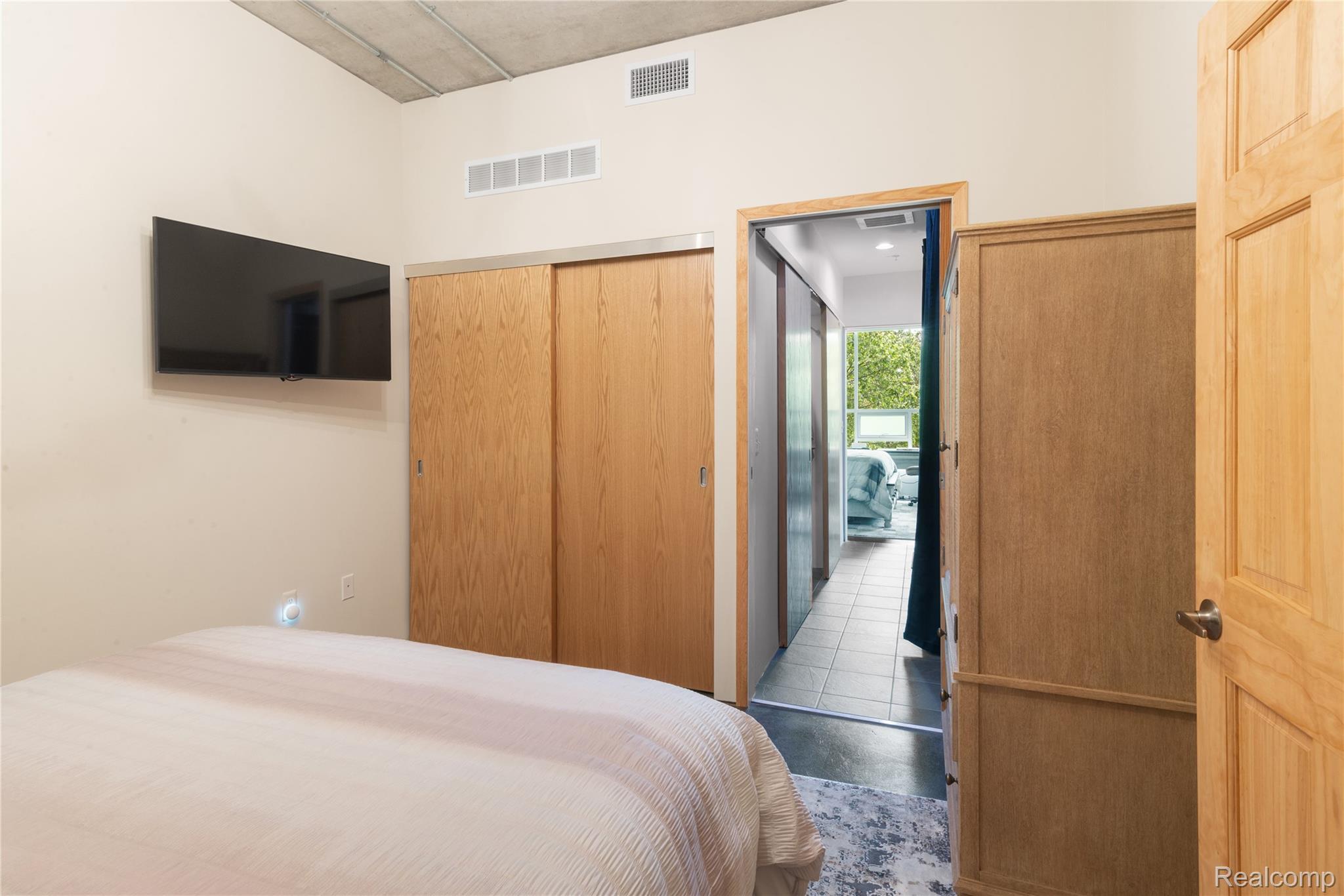 300 Hamilton Street 203