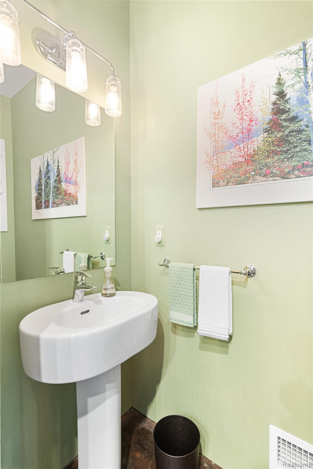 300 Hamilton Street 203