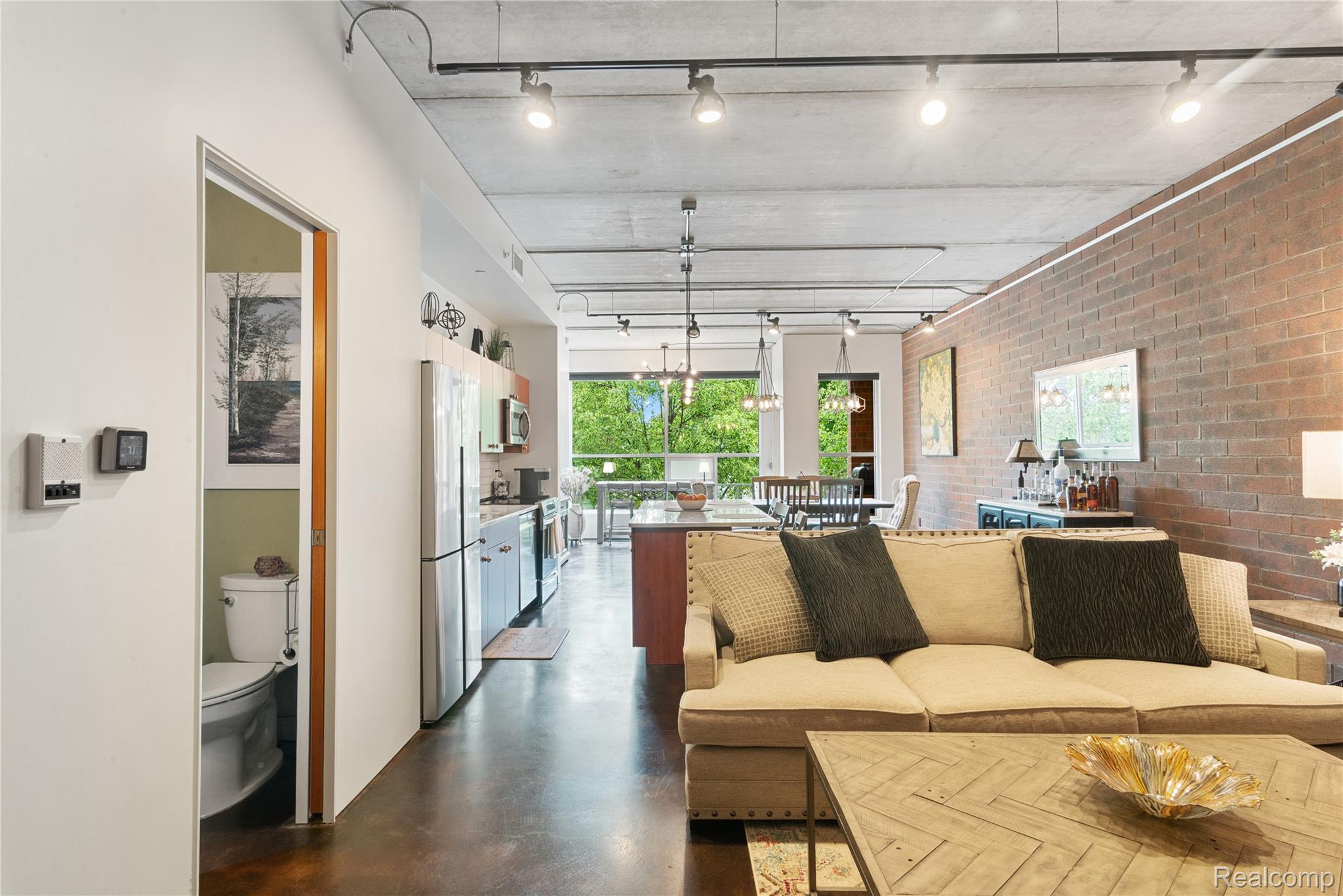 300 Hamilton Street 203