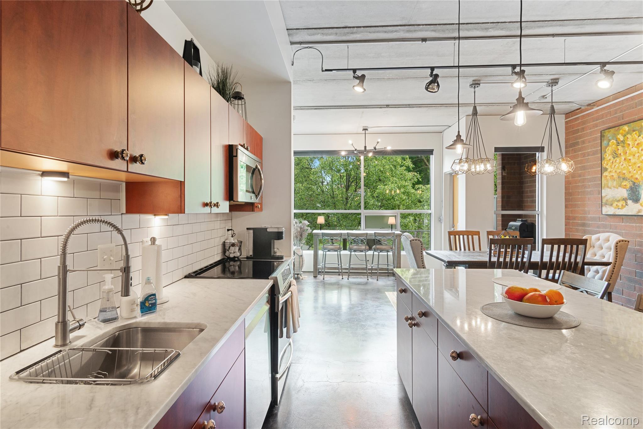 300 Hamilton Street 203