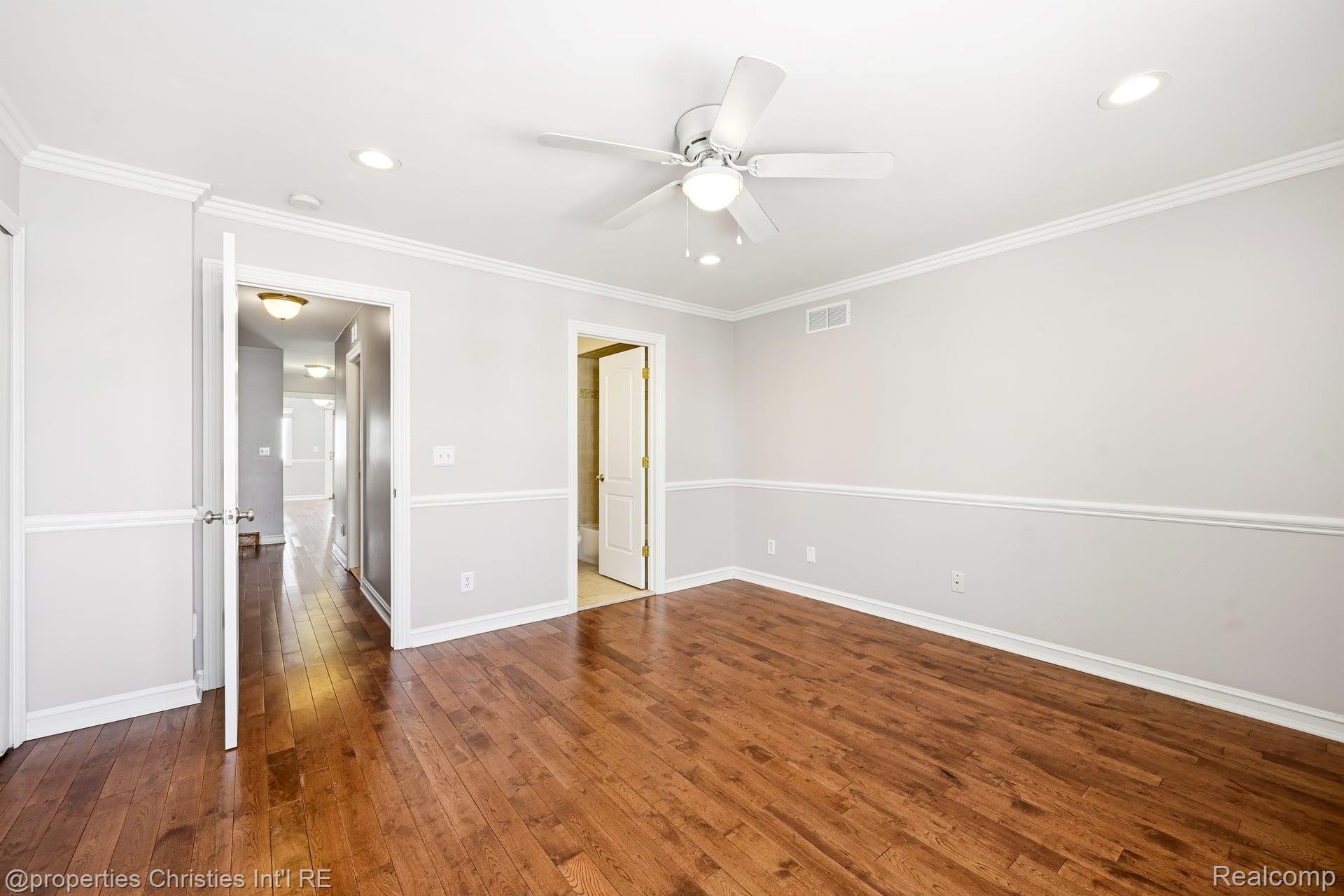 9996 Tashmoo Lane 2