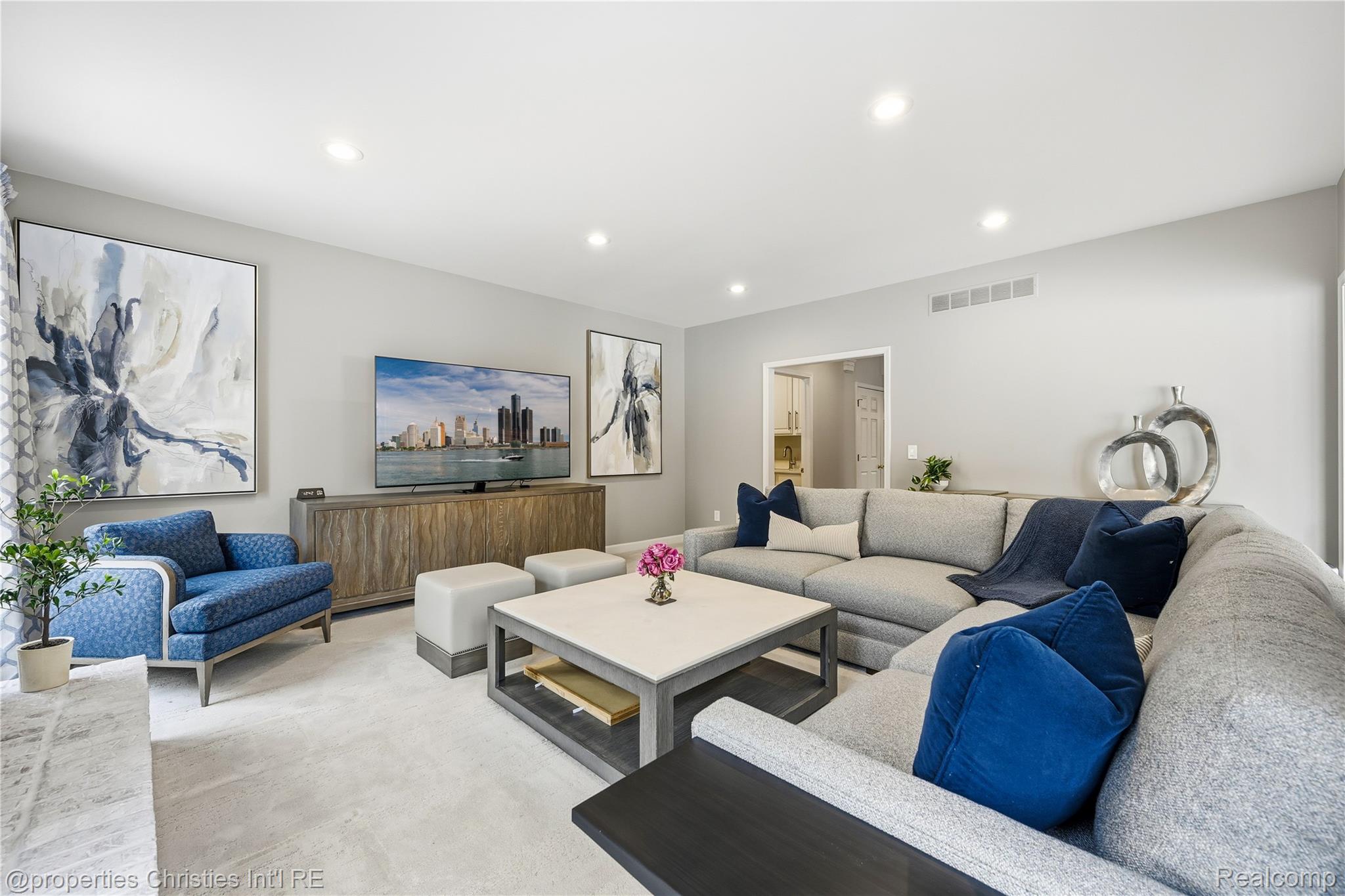 21823 Picadilly Circle