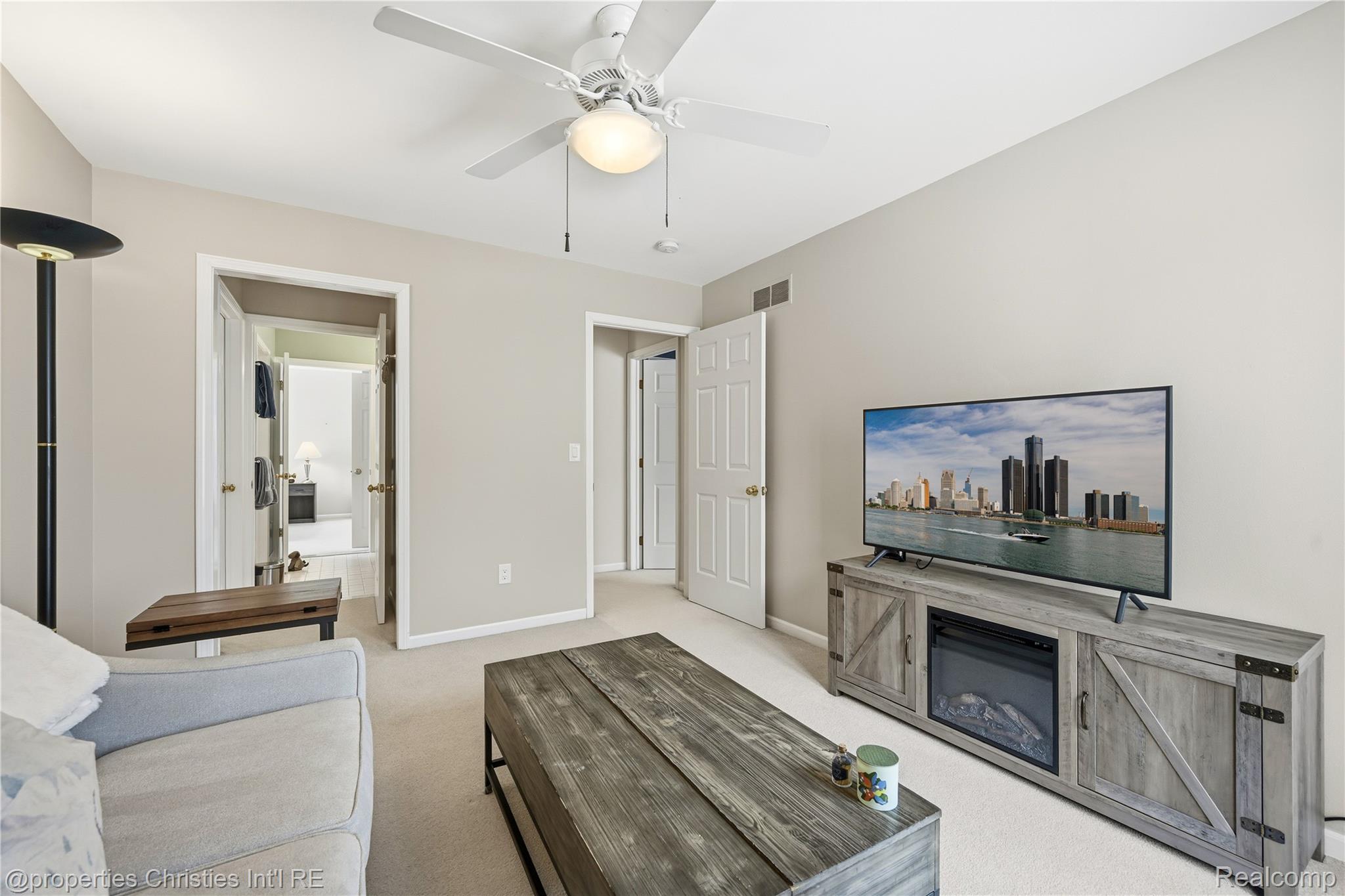 21823 Picadilly Circle