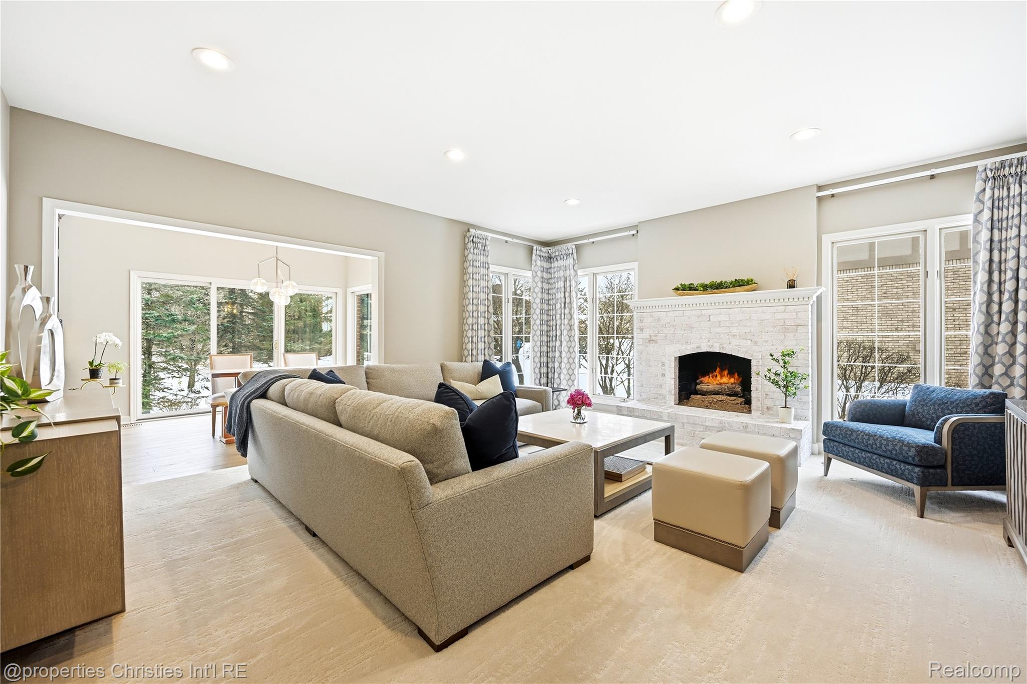 21823 Picadilly Circle