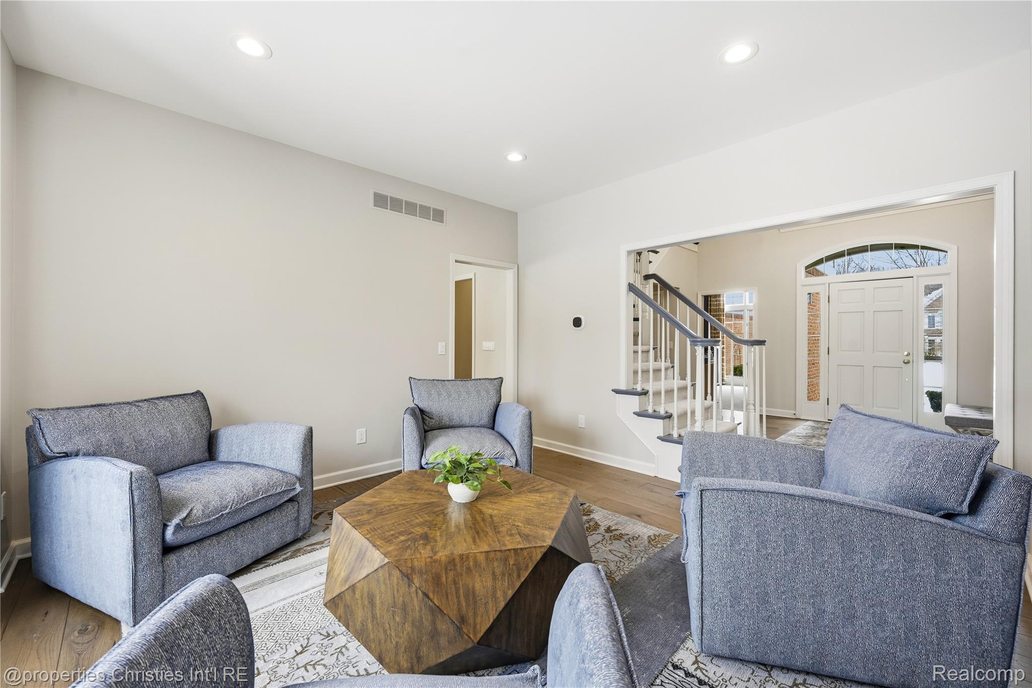 21823 Picadilly Circle