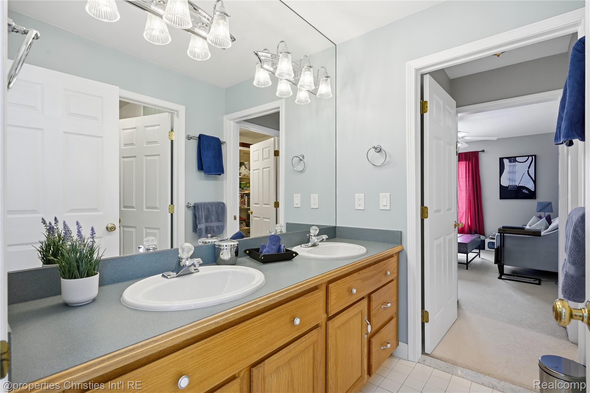 21823 Picadilly Circle