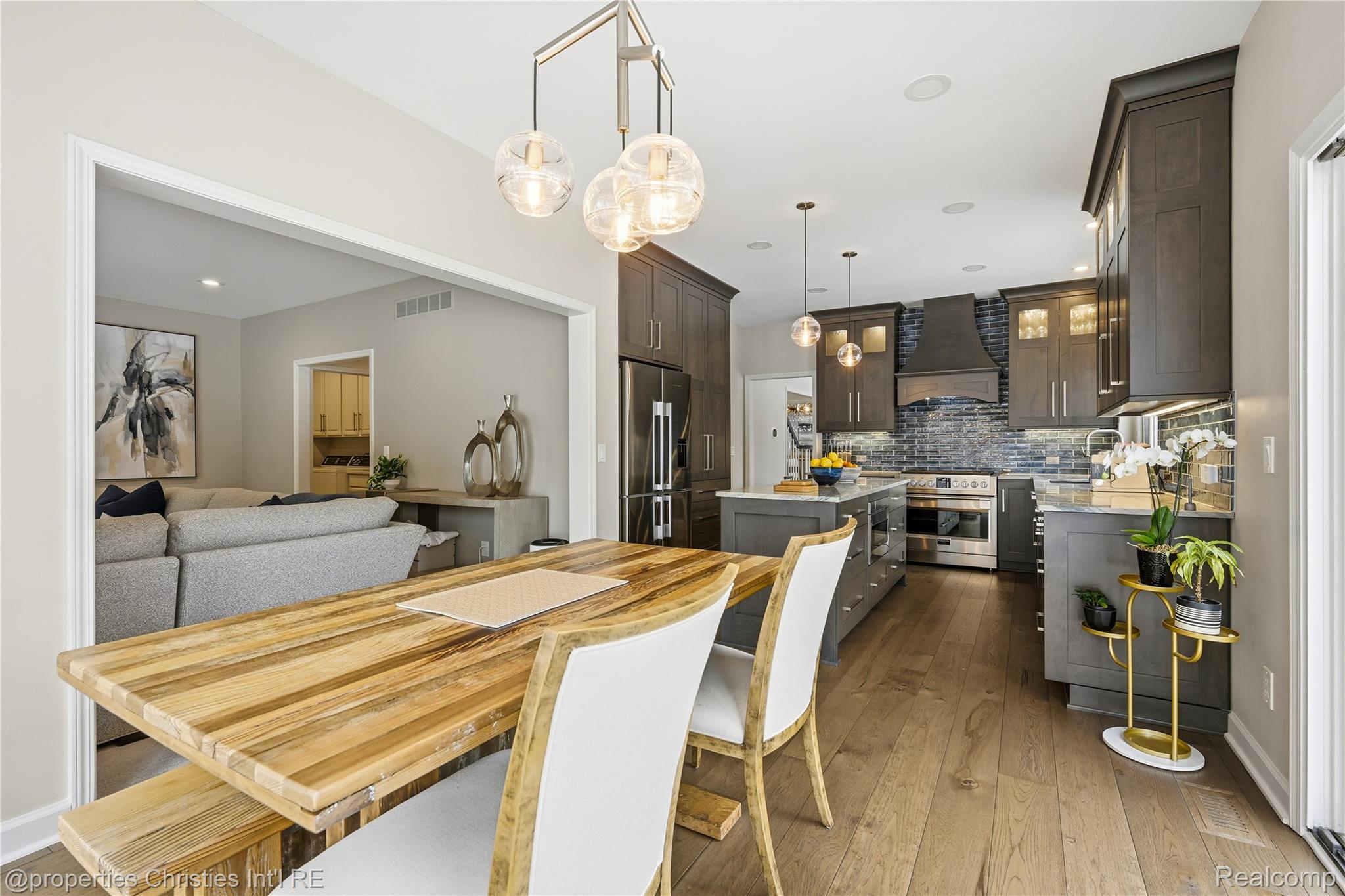 21823 Picadilly Circle