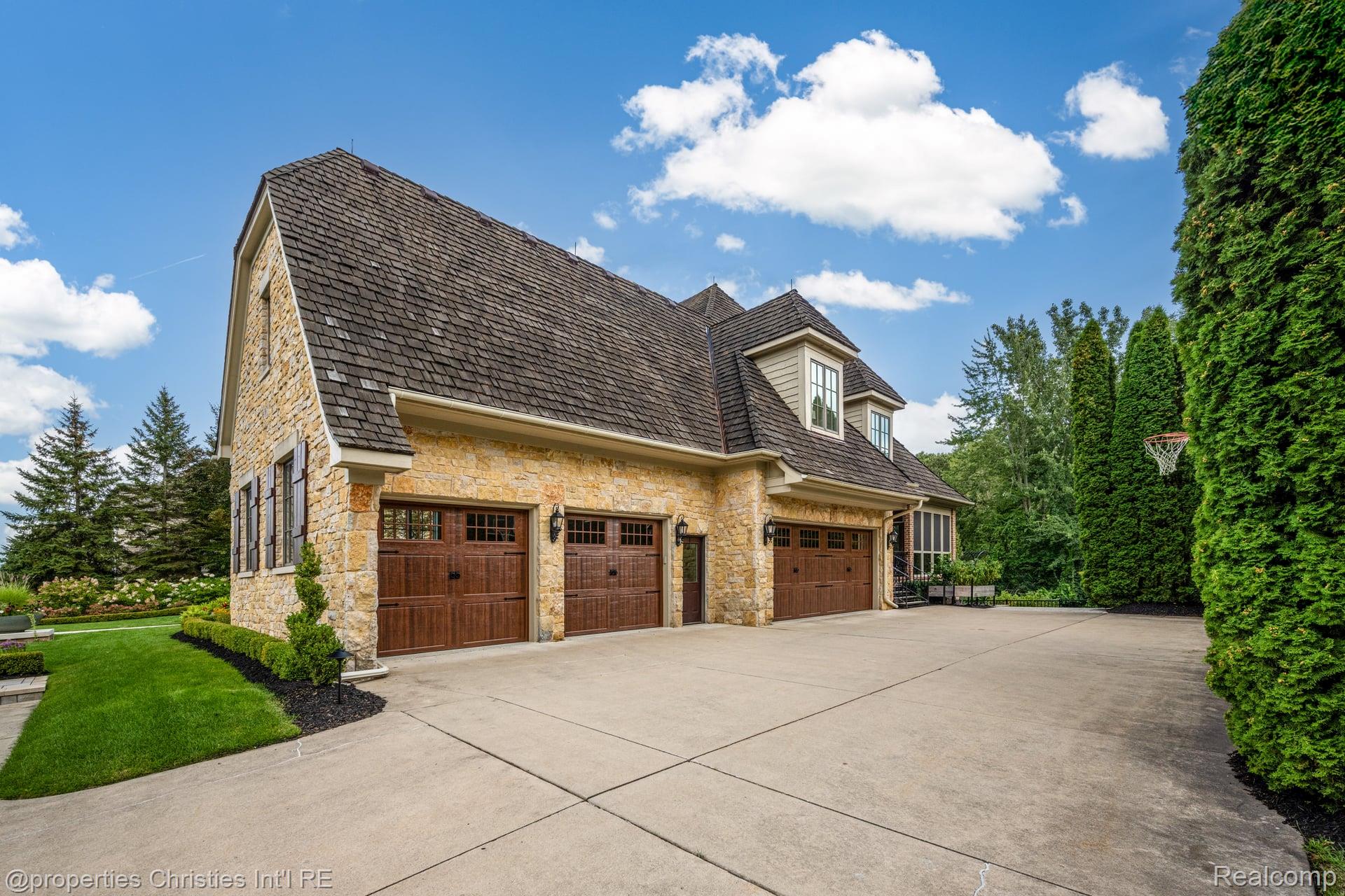 47765 Bellagio Drive