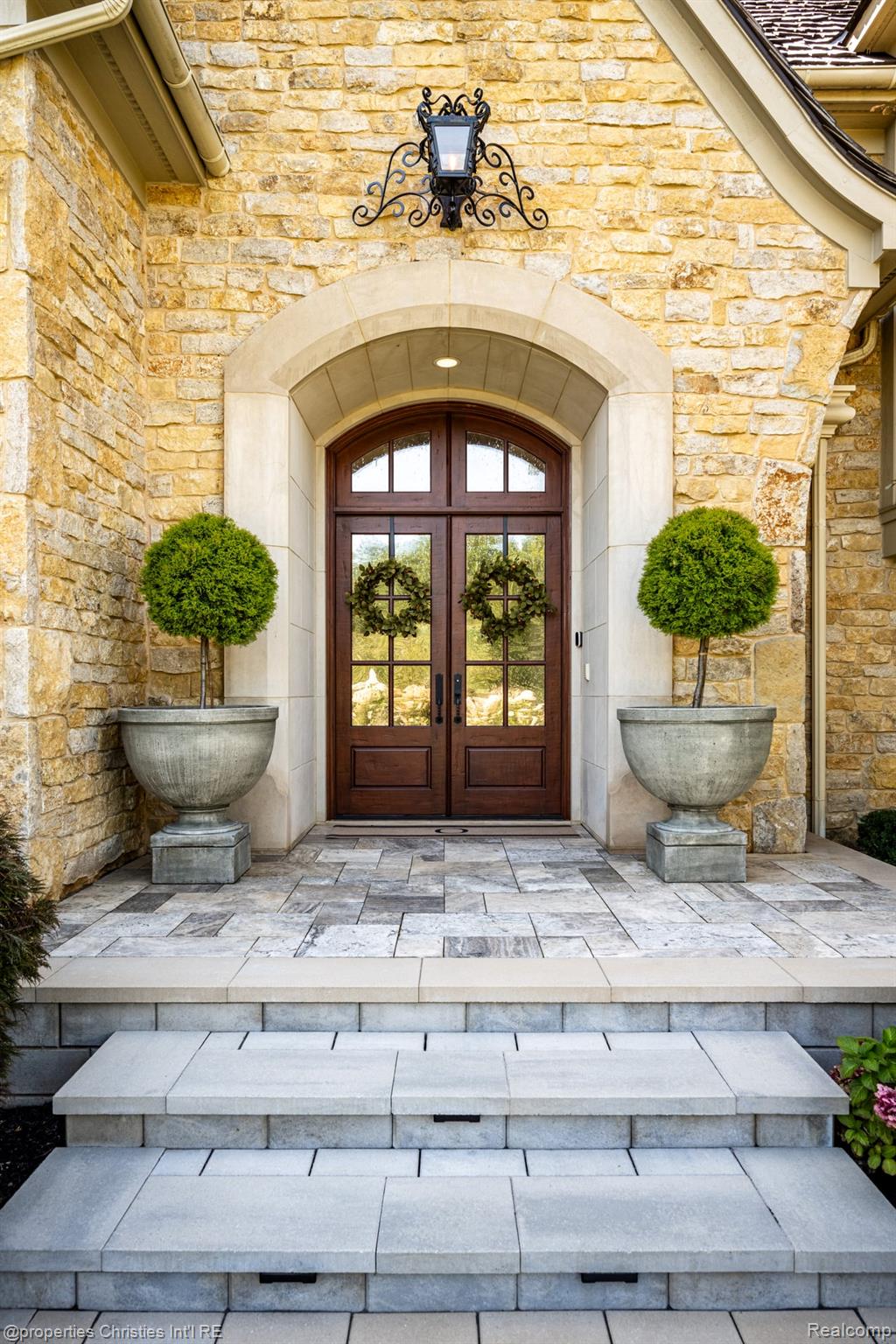 47765 Bellagio Drive