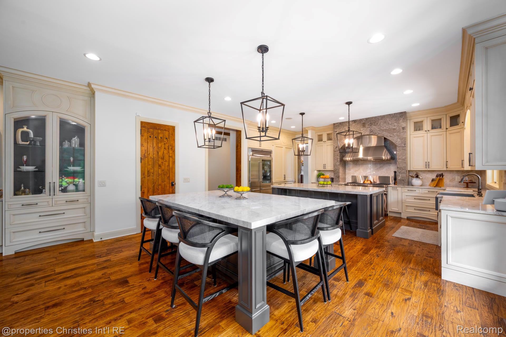 47765 Bellagio Drive