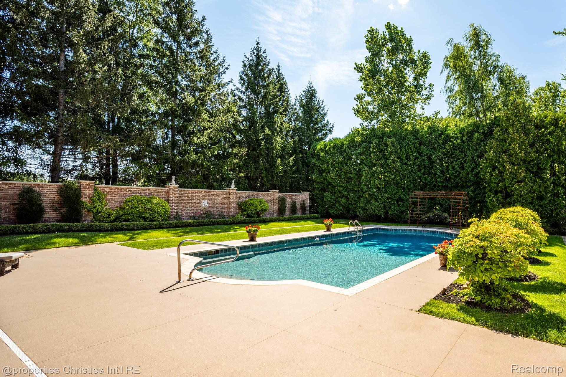 47765 Bellagio Drive