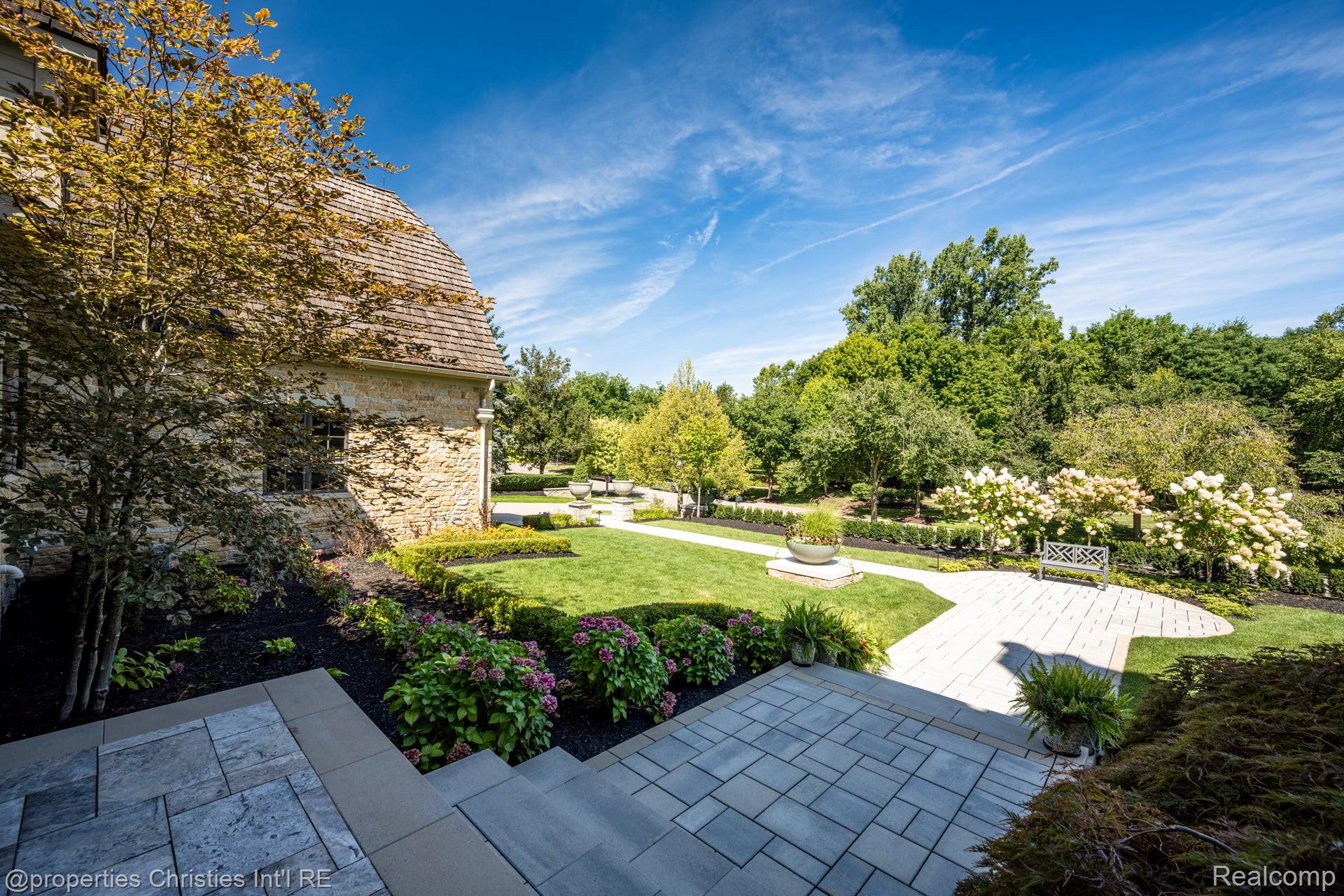 47765 Bellagio Drive