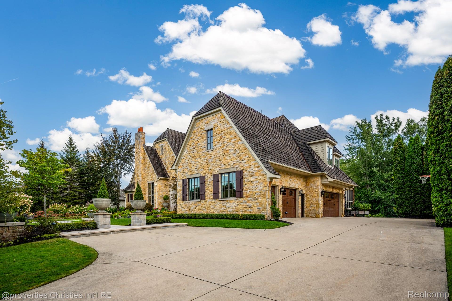 47765 Bellagio Drive