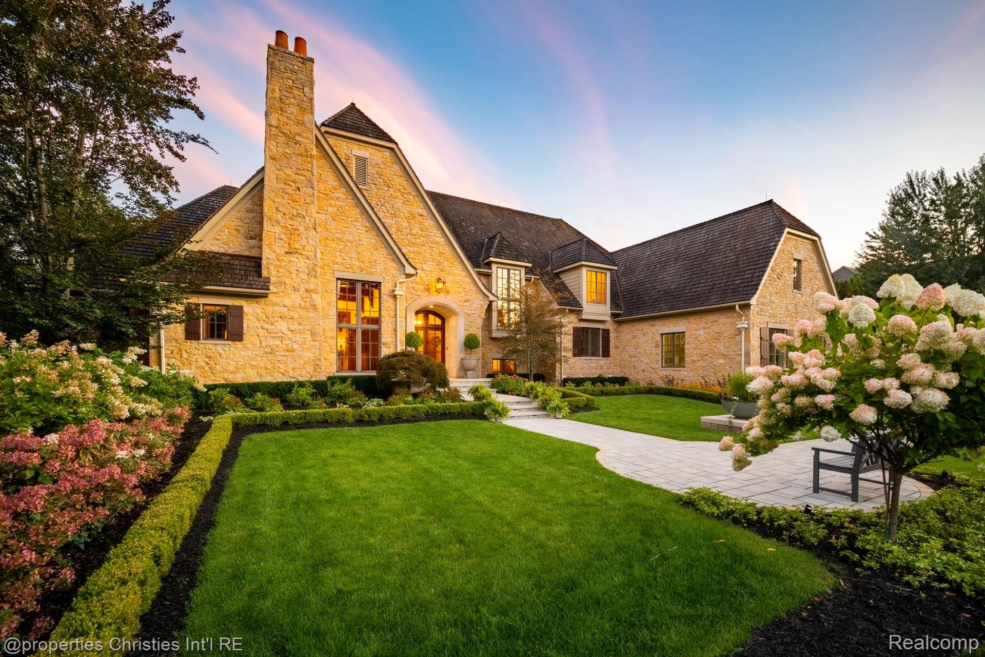 47765 Bellagio Drive