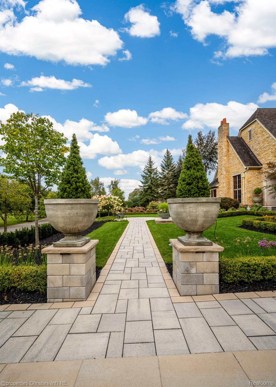 47765 Bellagio Drive