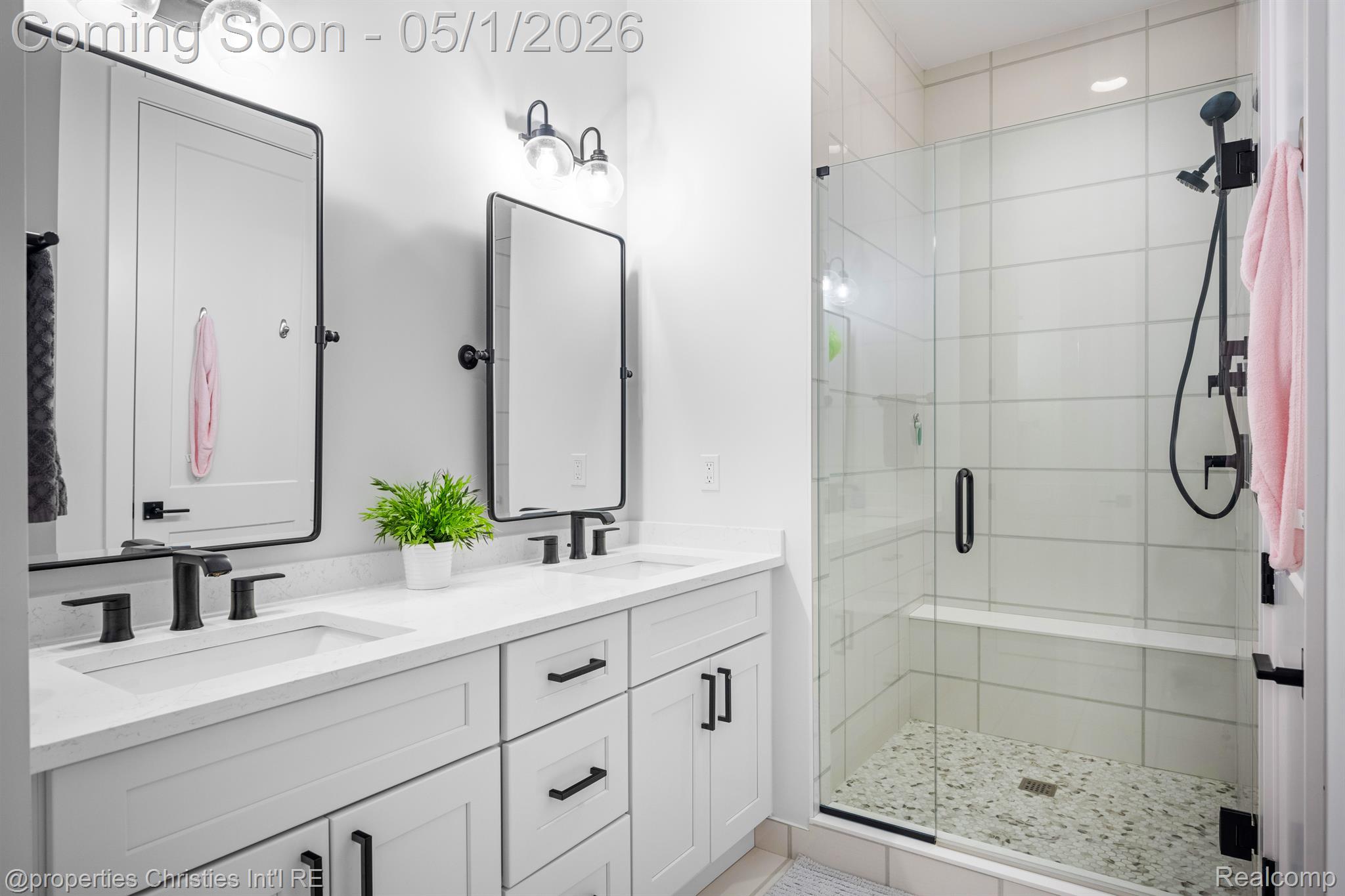 108 N CENTER Cove