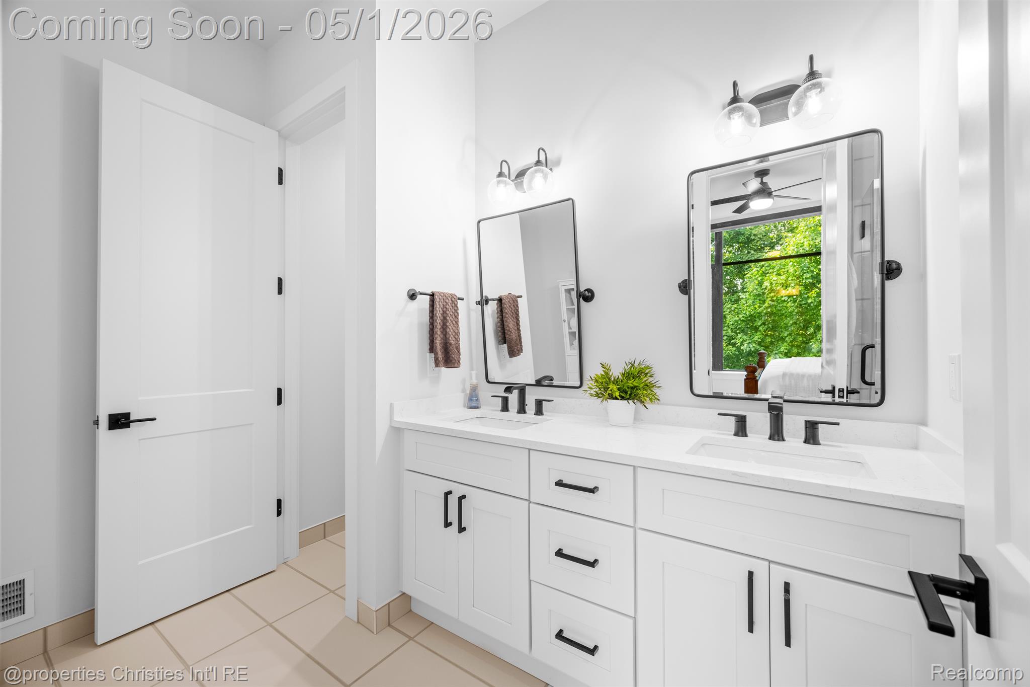 108 N CENTER Cove