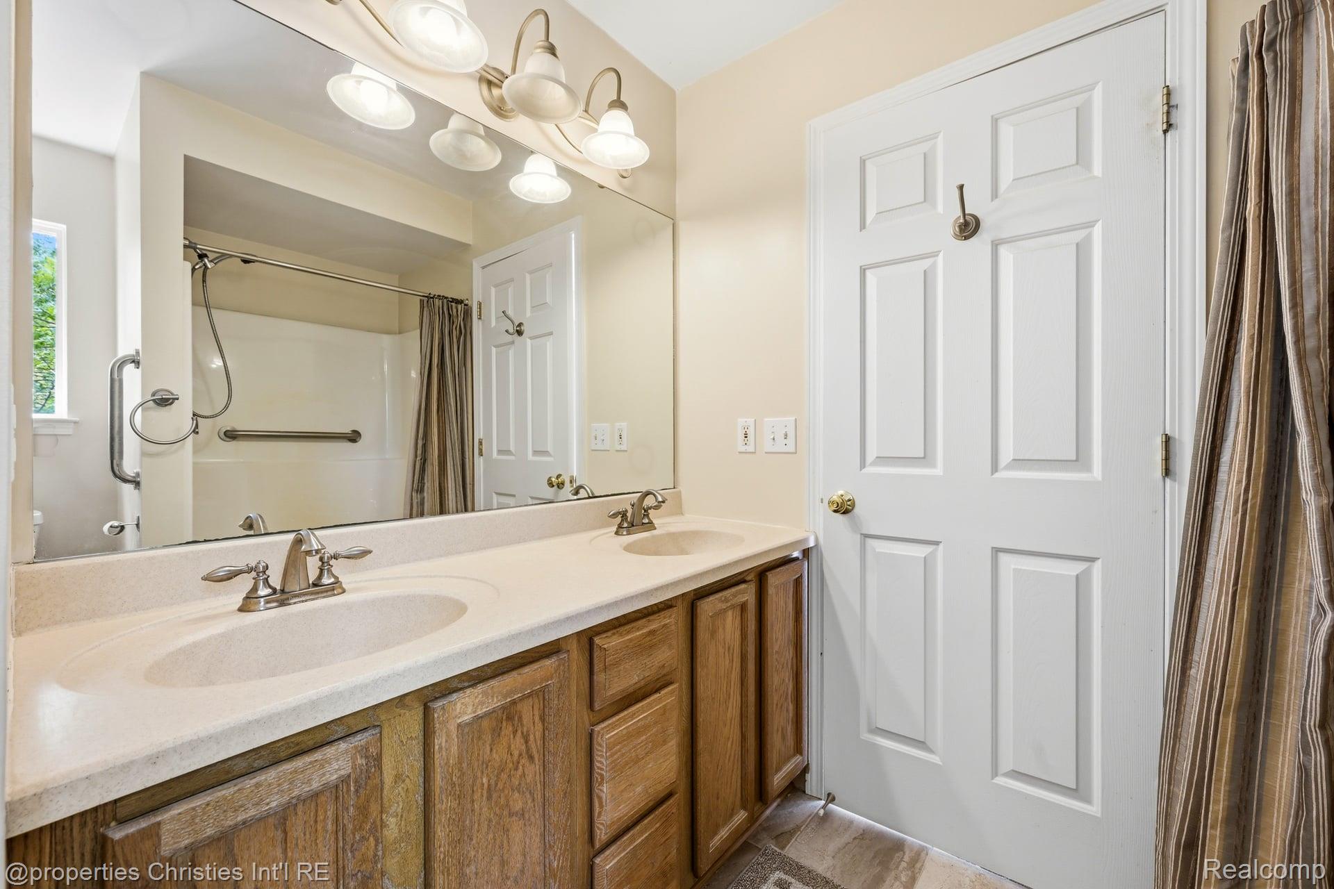 8896 Redstone Drive