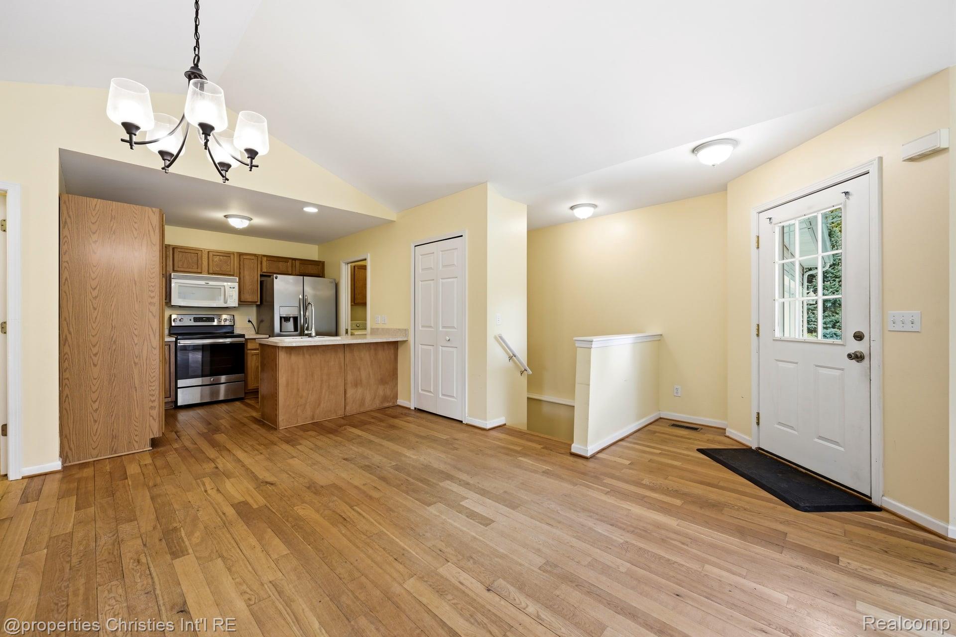 8896 Redstone Drive