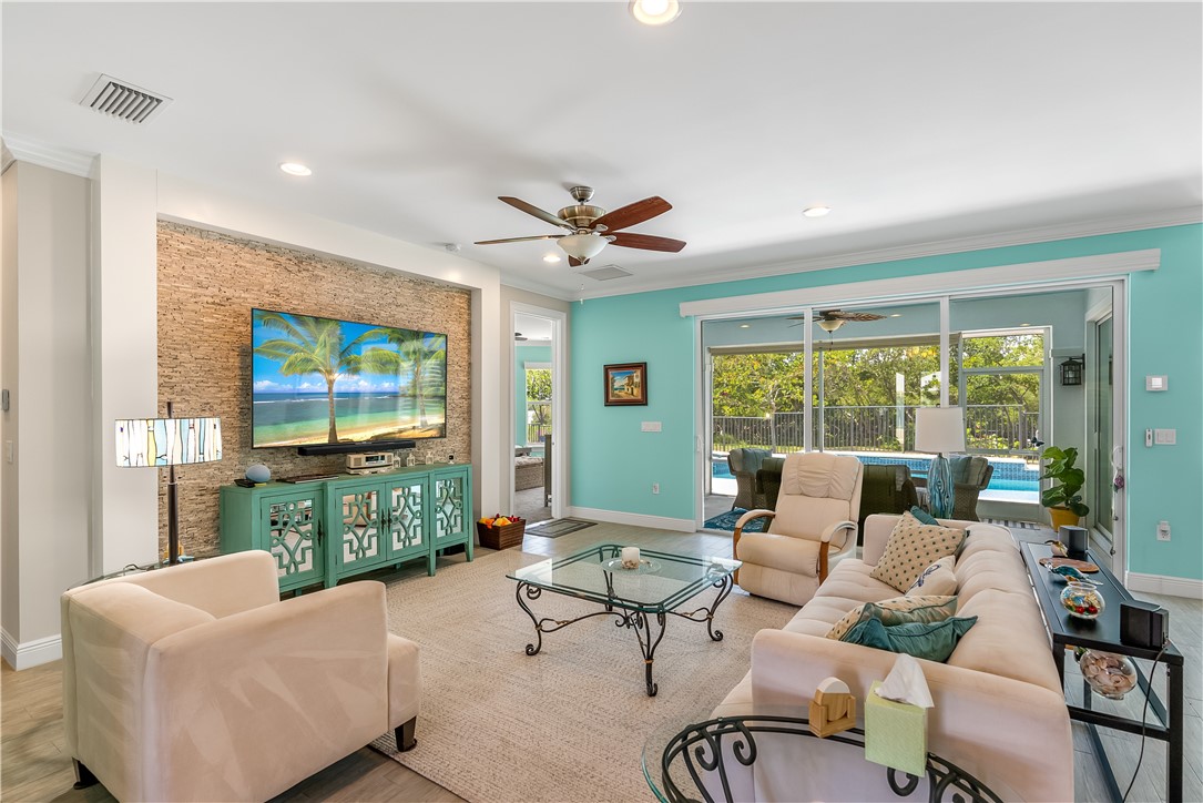 3921 Shoreside Drive