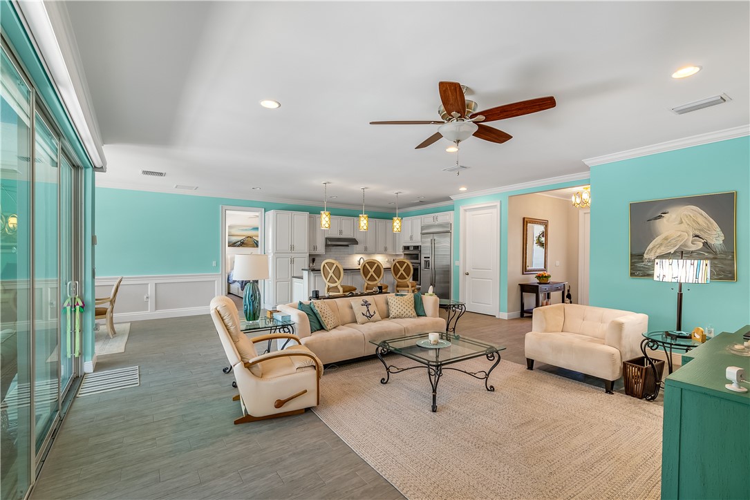 3921 Shoreside Drive