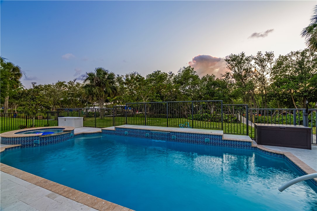 3921 Shoreside Drive