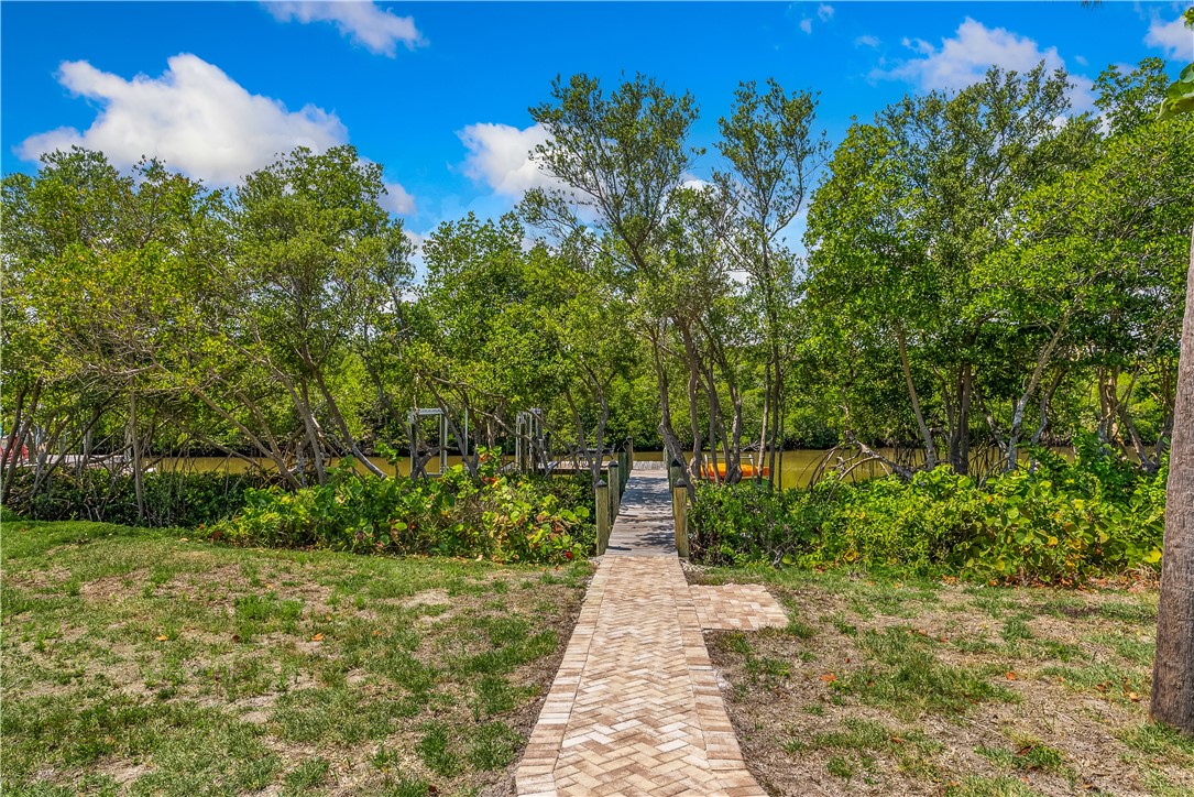 3921 Shoreside Drive