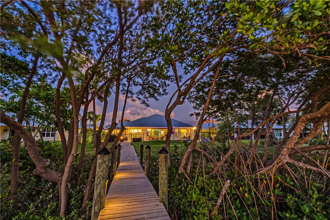 3921 Shoreside Drive