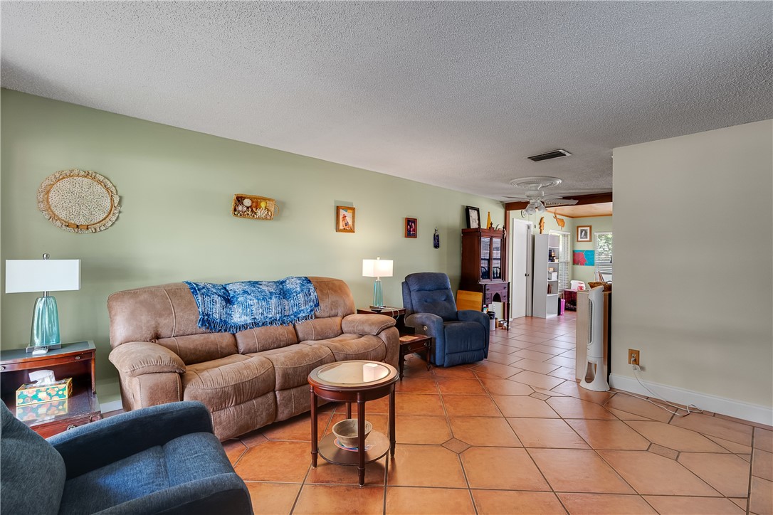 2224 Cooks Court