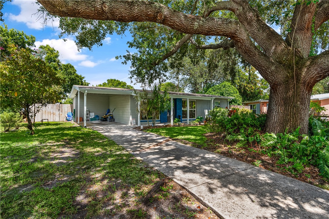 2224 Cooks Court