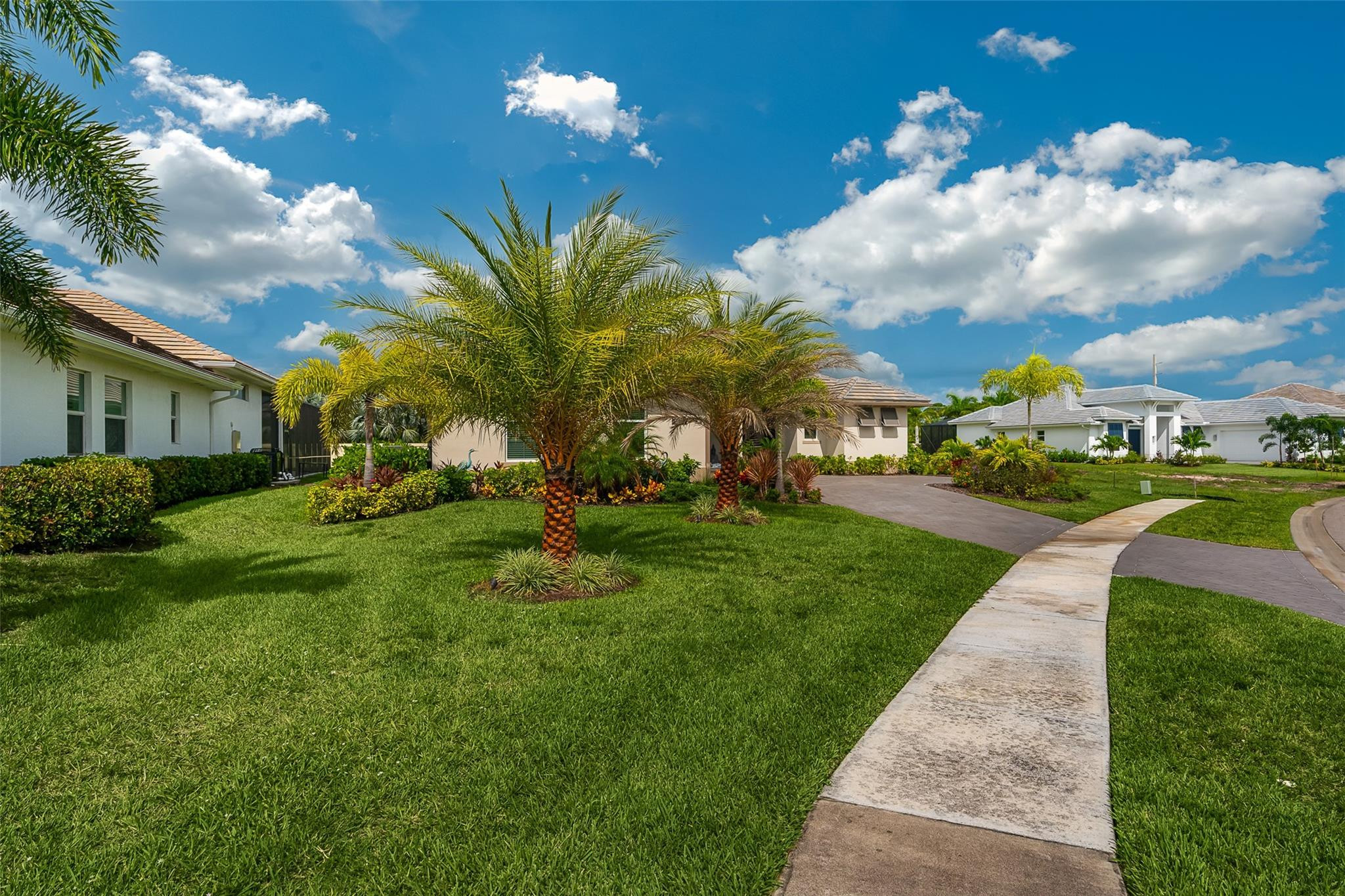 5691 Bent Pine Square