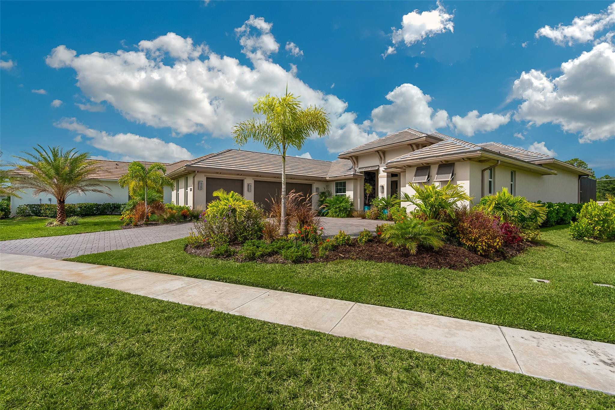 5691 Bent Pine Square