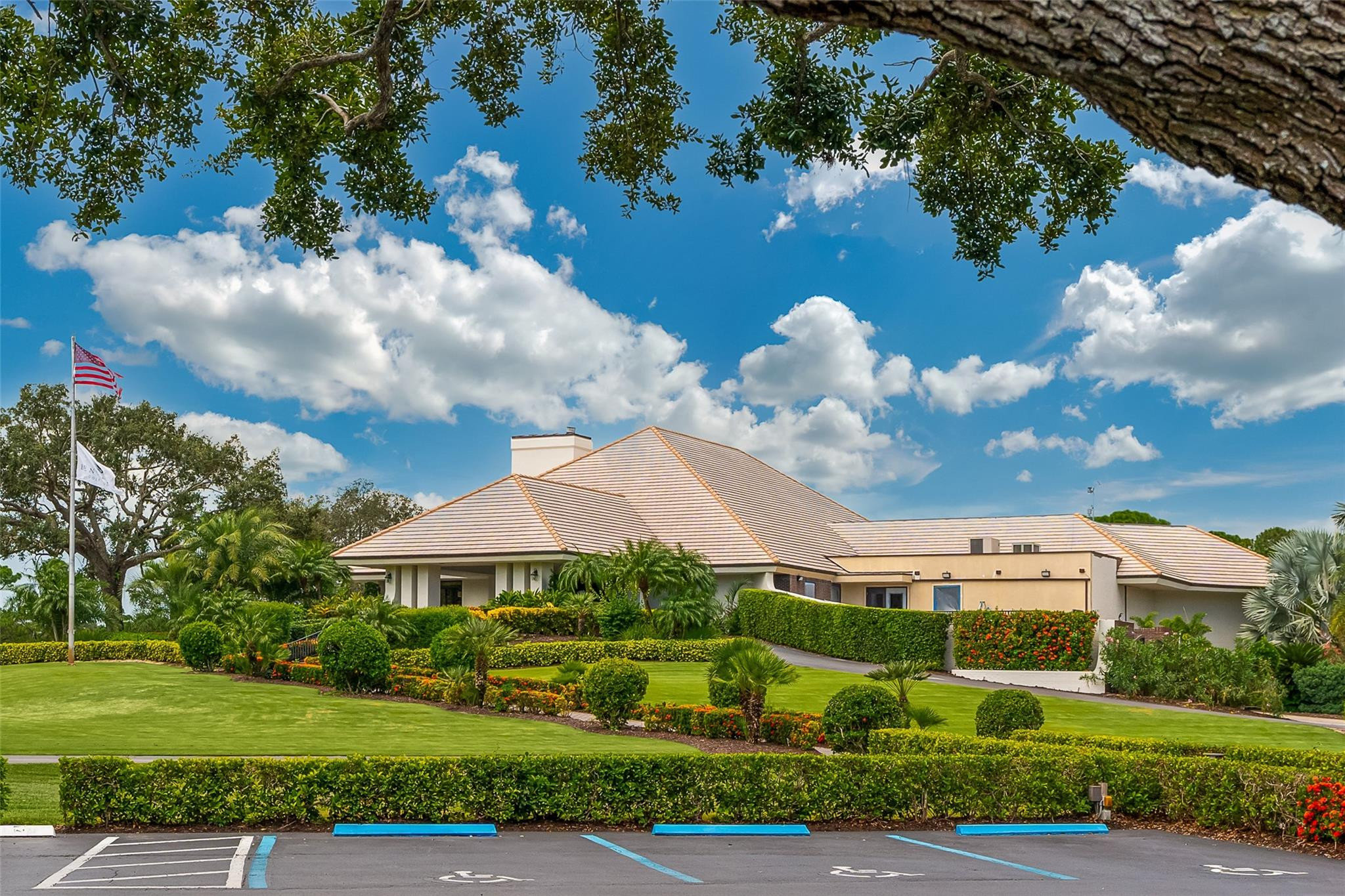 5691 Bent Pine Square