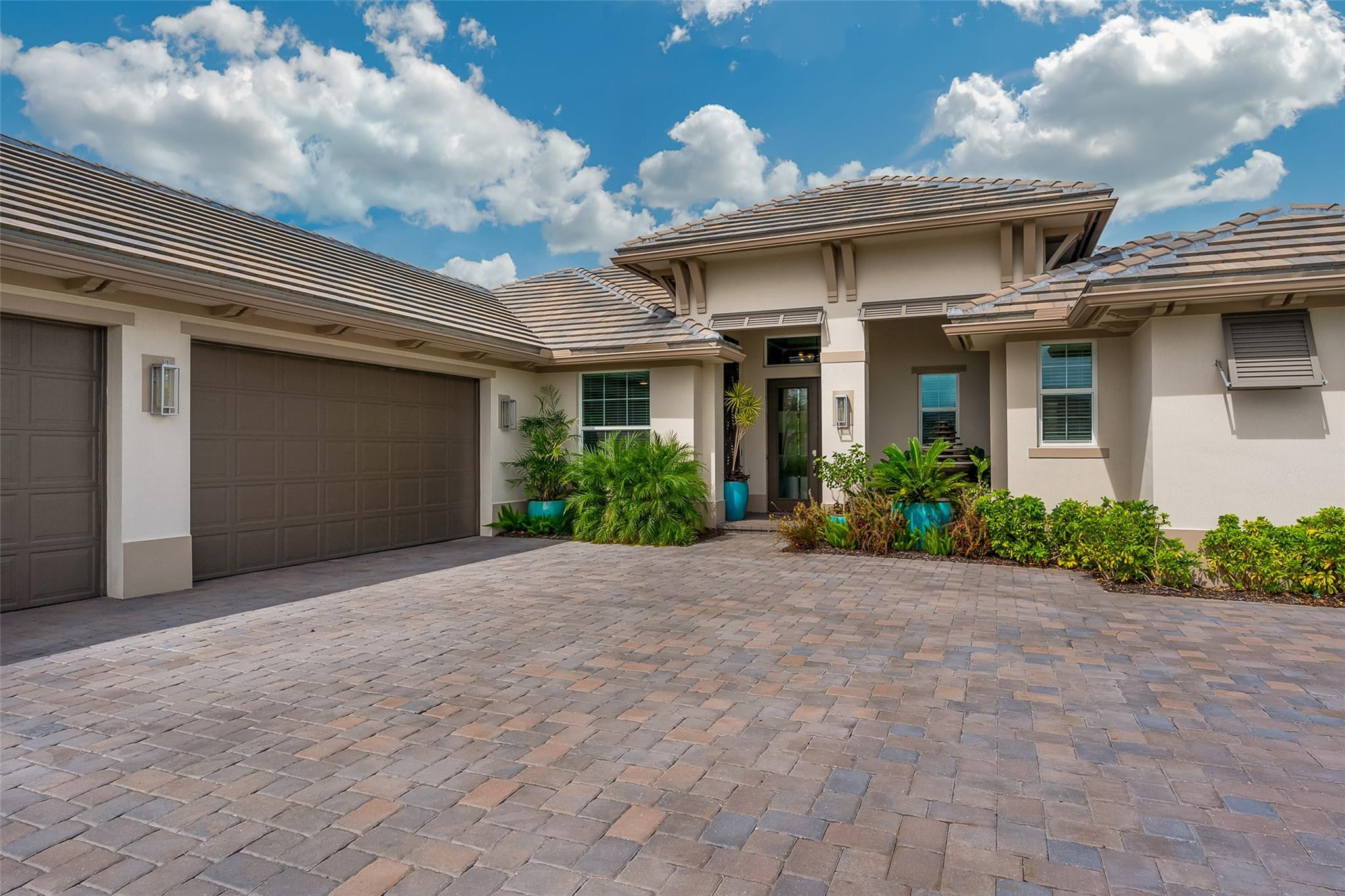 5691 Bent Pine Square