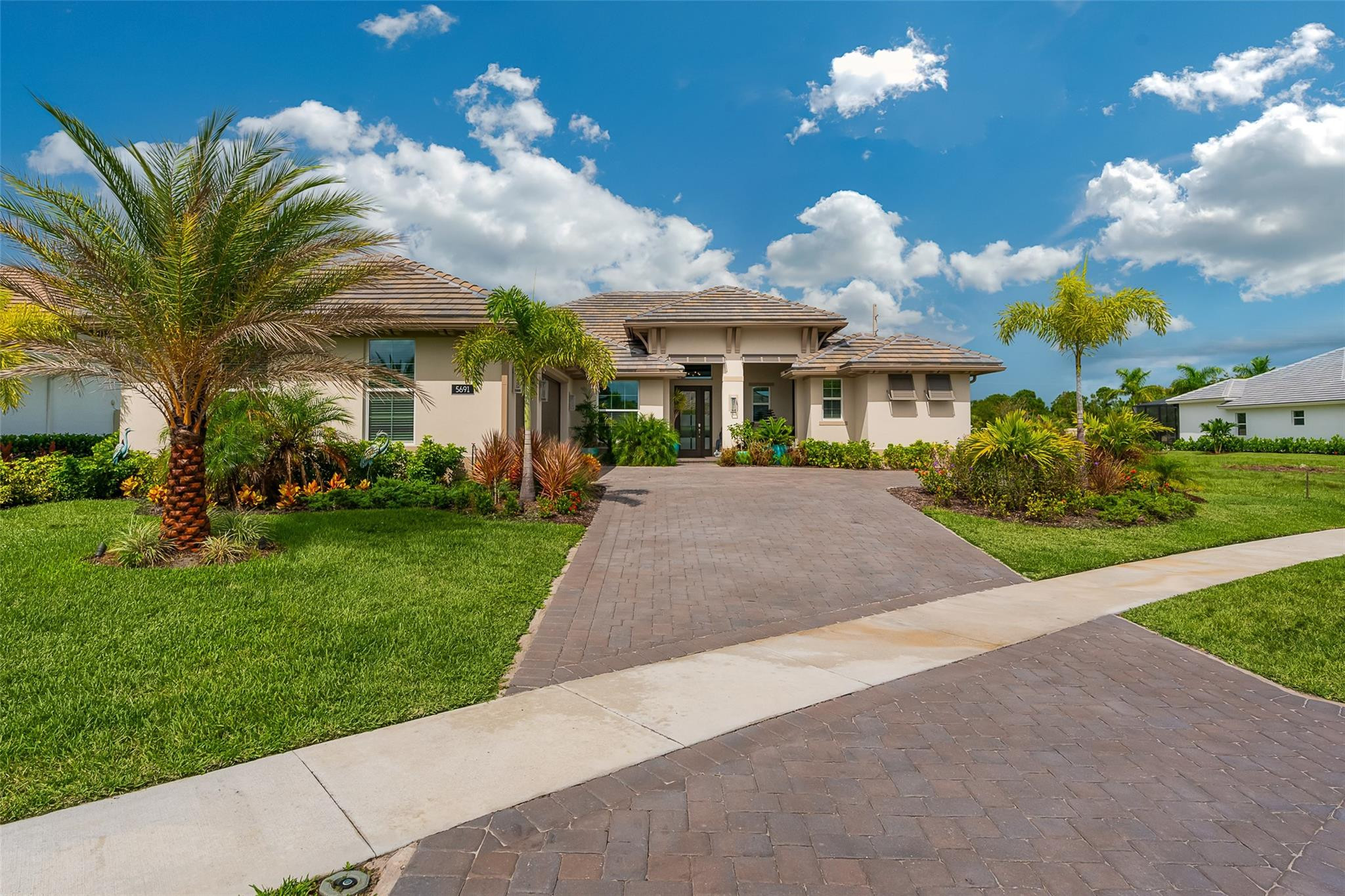 5691 Bent Pine Square