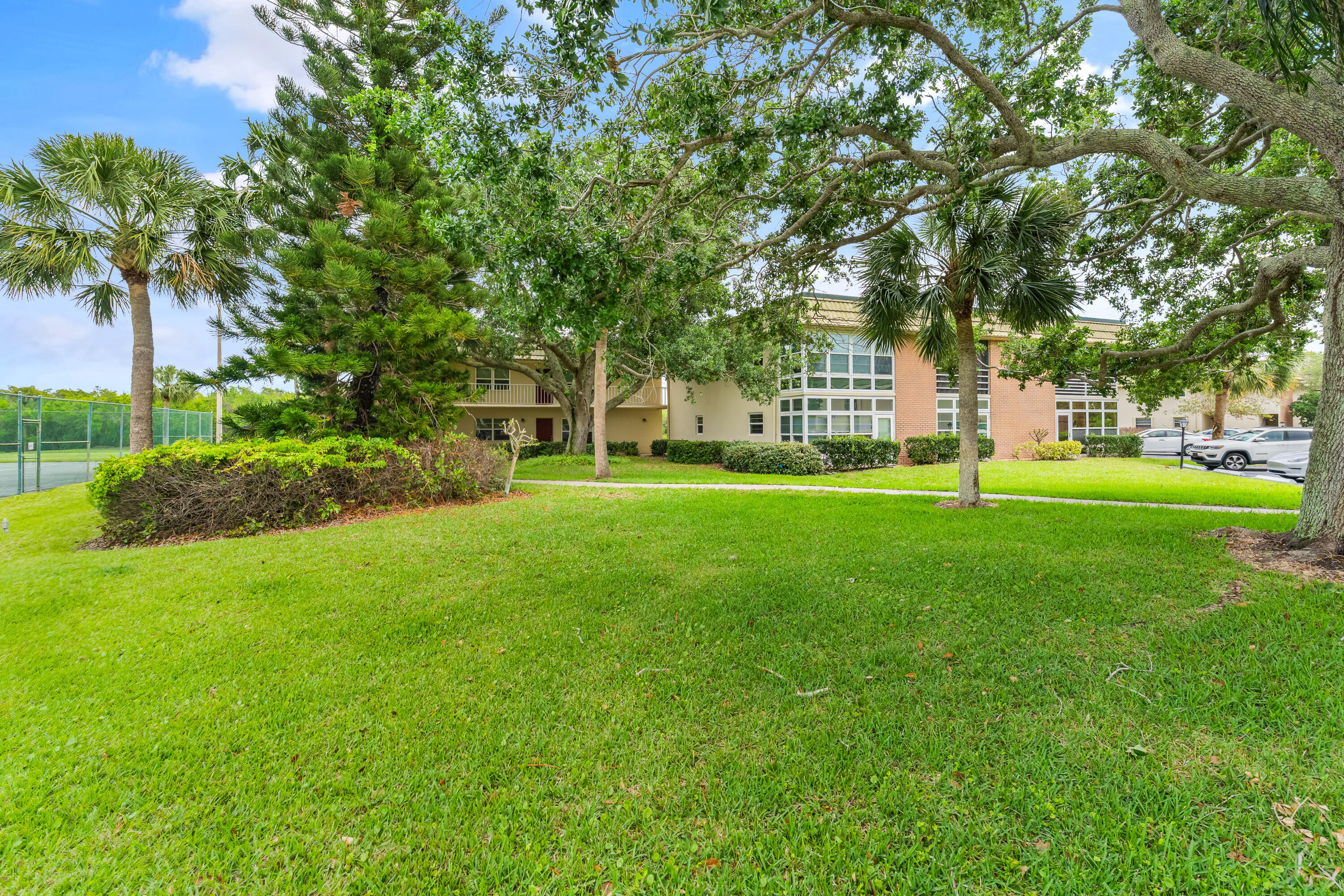 19 Vis Gdns Trail