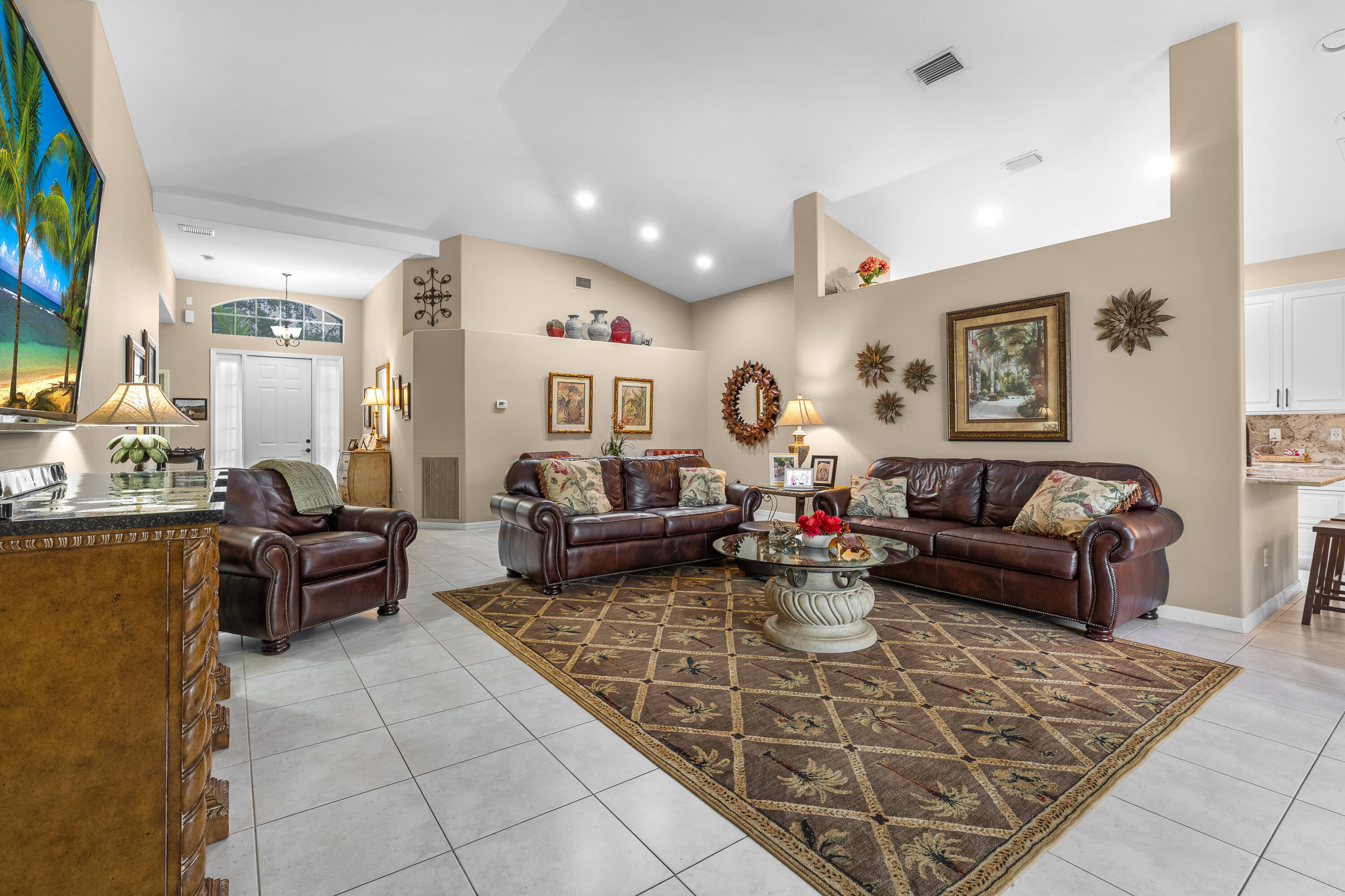 210 CHAMPAGNE Court SW