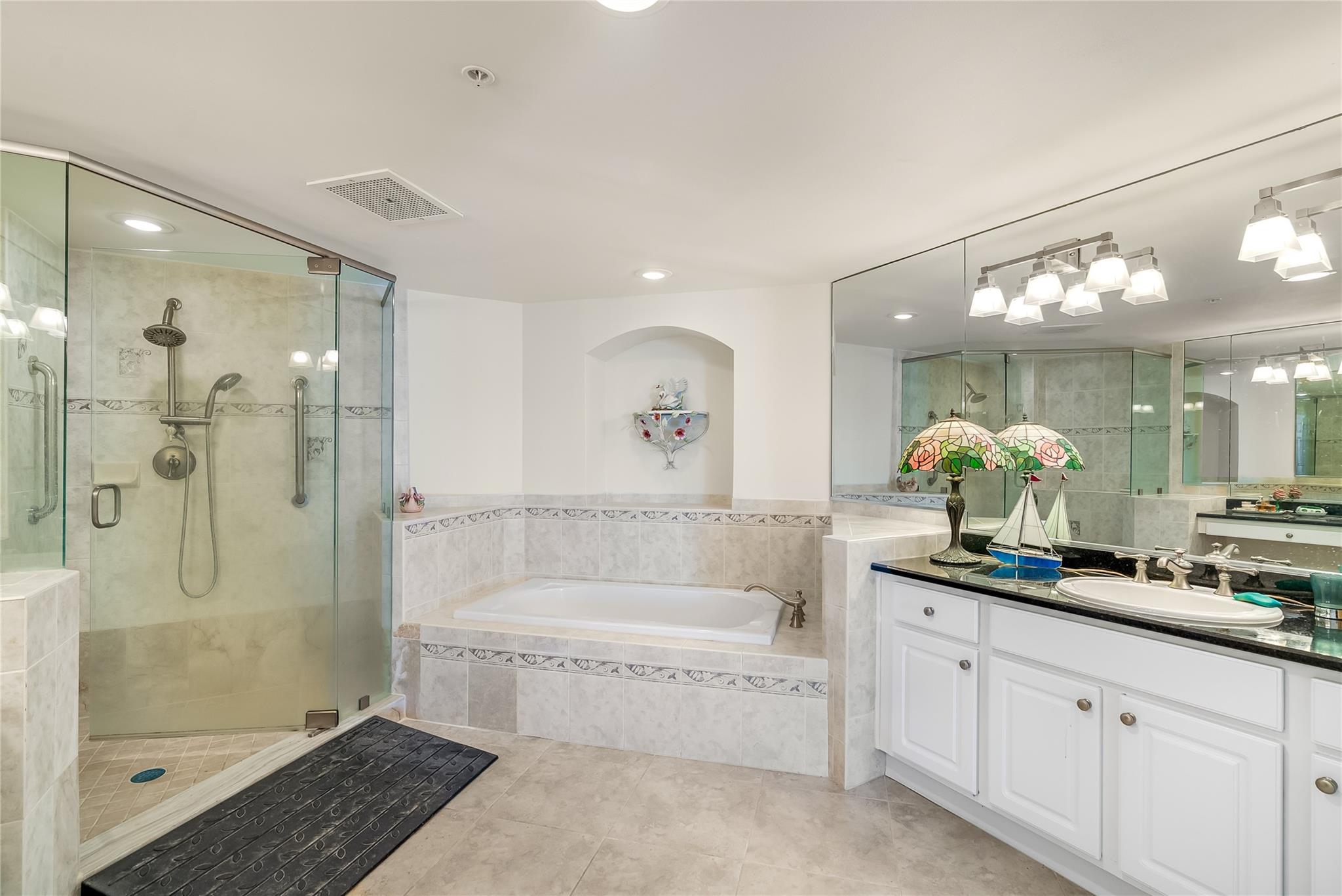 3702 N Highway A1a 1201