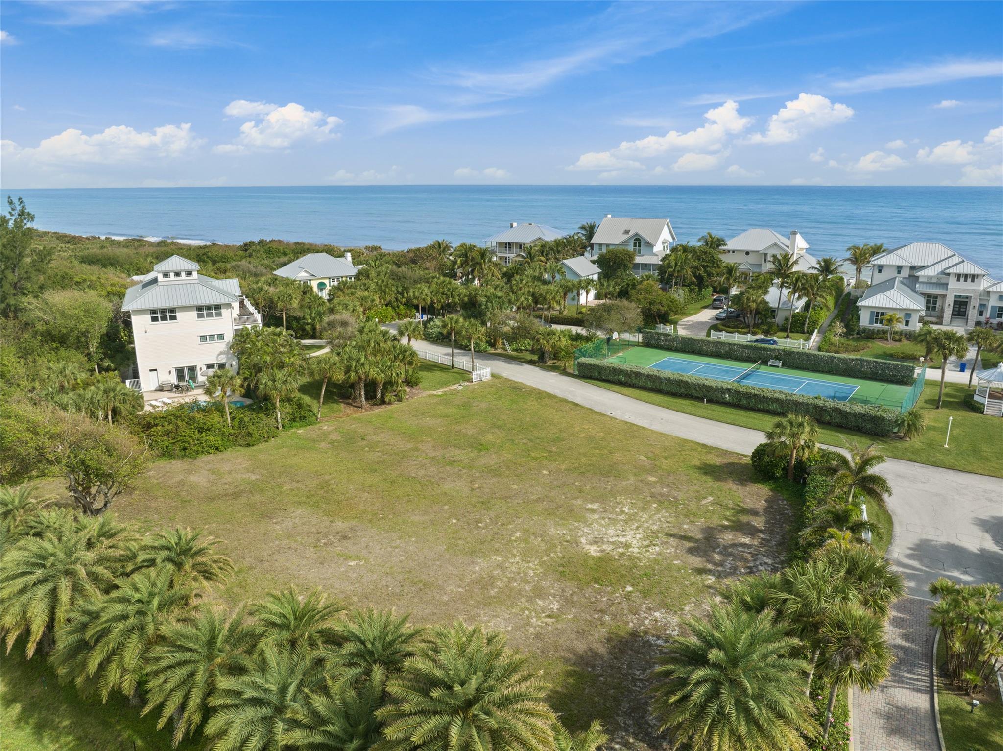 2335 Sanderling Ln